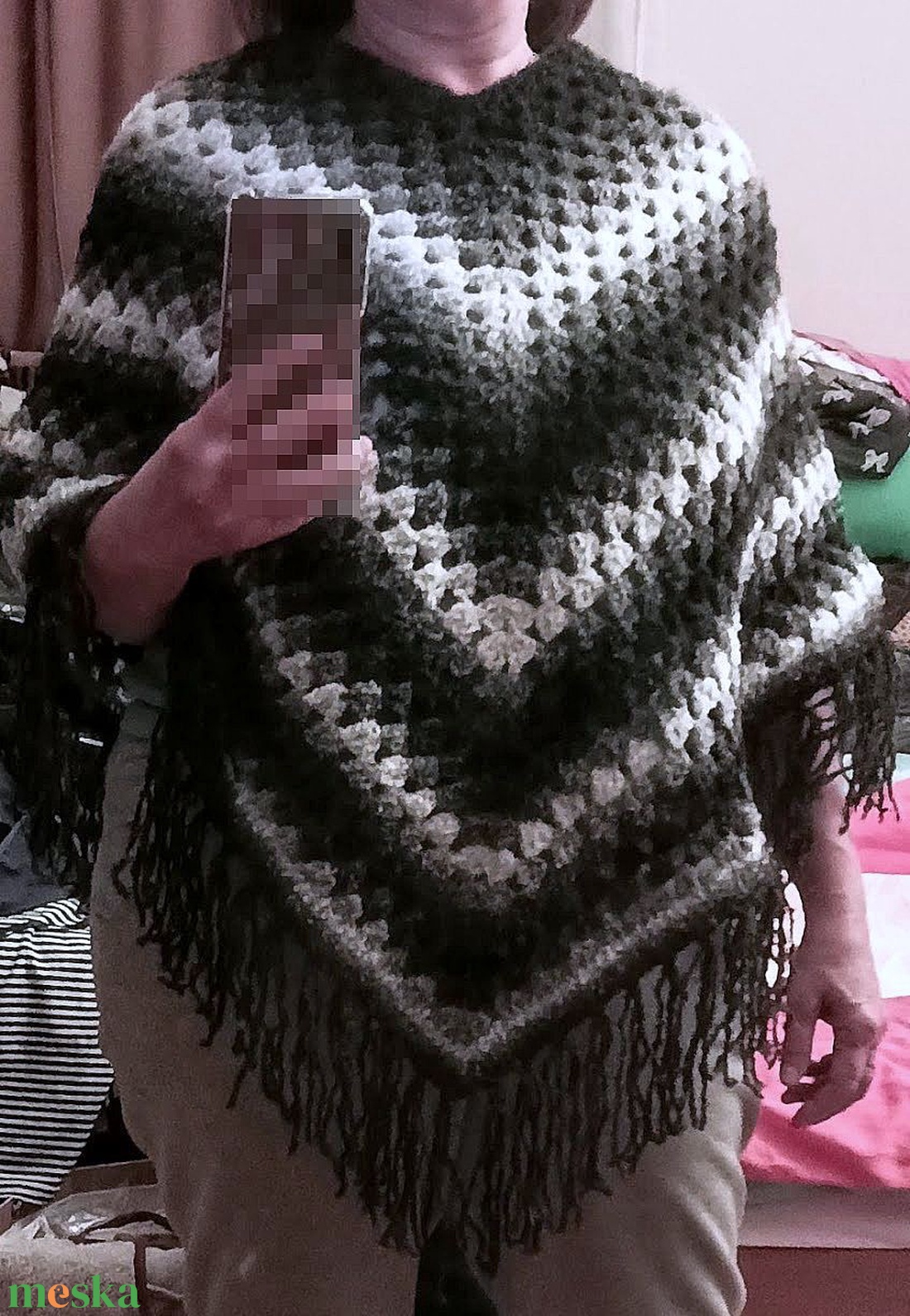 Fekete-szürke-fehér színű horgolt poncsó rojtokkal - ruha & divat - női ruha - poncsó - Meska.hu