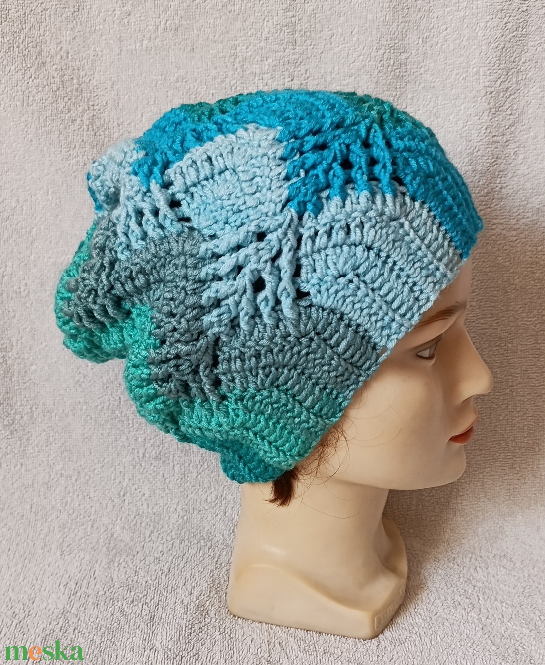 Kék-zöld színátmenetes beanie típusú, normál női méretű sapka  - ruha & divat - sál, sapka, kendő - sapka - Meska.hu