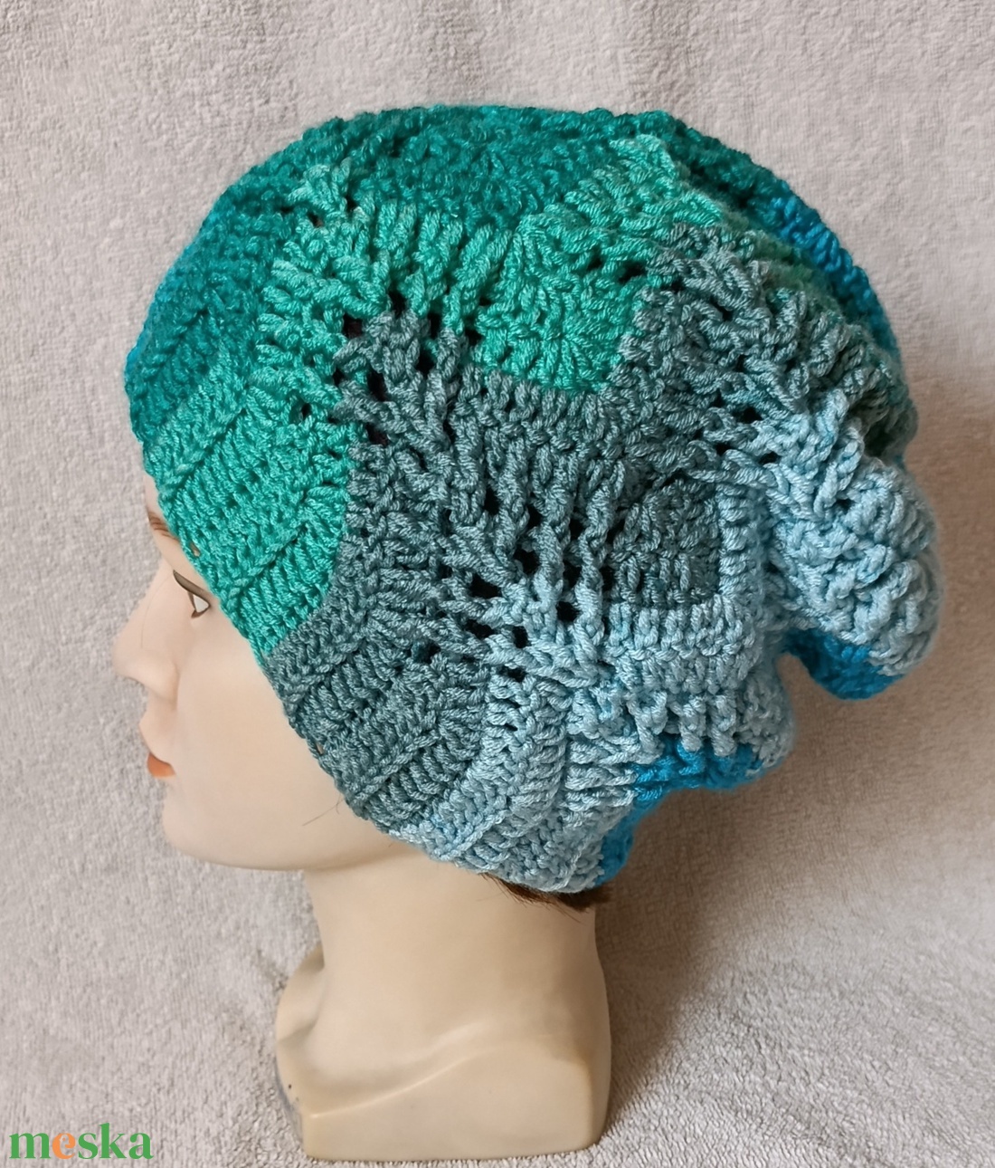 Kék-zöld színátmenetes beanie típusú, normál női méretű sapka  - ruha & divat - sál, sapka, kendő - sapka - Meska.hu
