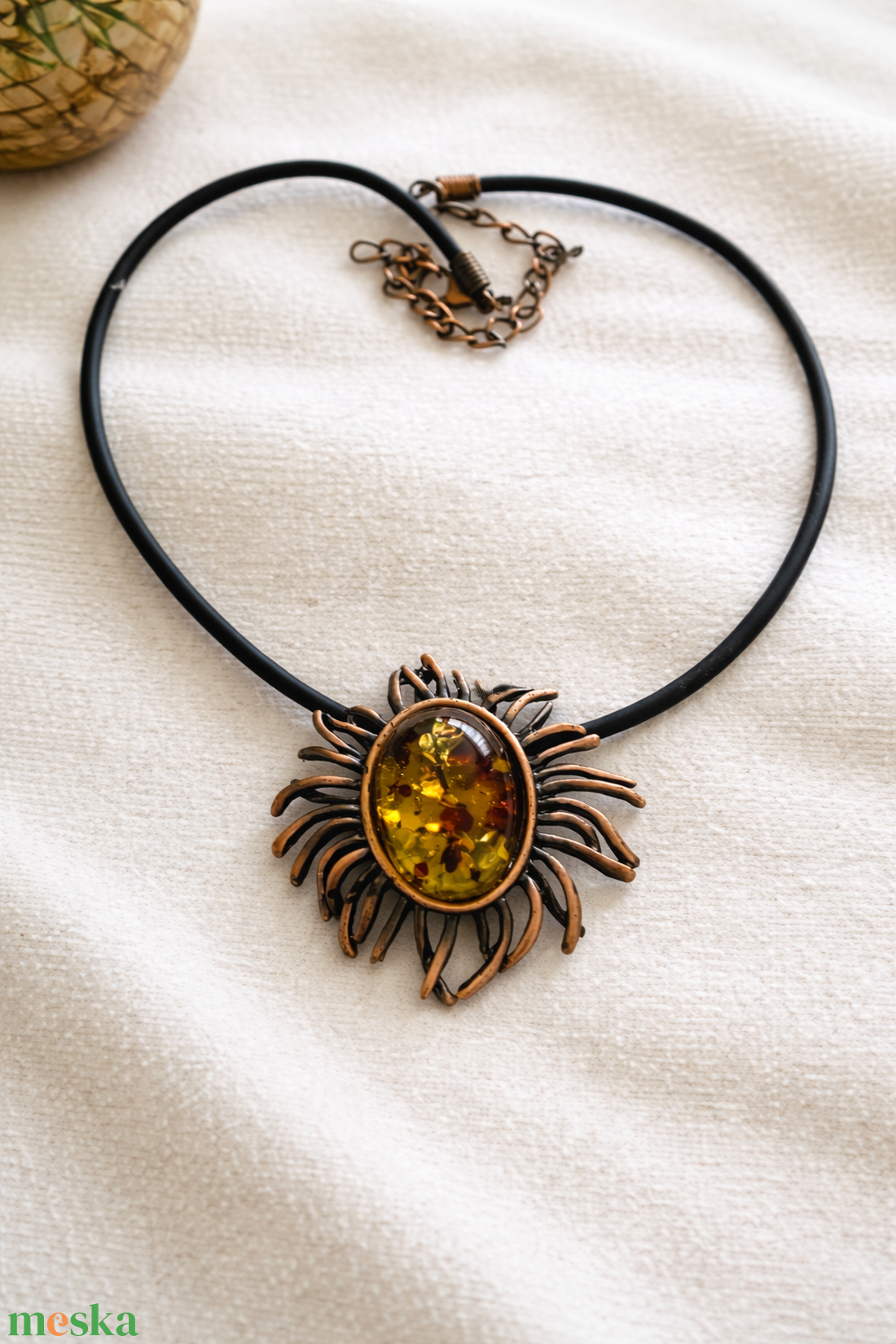 �Különleges nyaklánc nap medállal� - ékszer - nyaklánc - medálos nyaklánc - Meska.hu