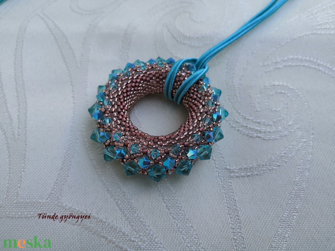 Golden sun swarovski medál/nyaklánc - ékszer - nyaklánc - medálos nyaklánc - Meska.hu Golden sun swarovski medál/nyaklánc - ékszer - nyaklánc - medálos nyaklánc - Meska.hu
