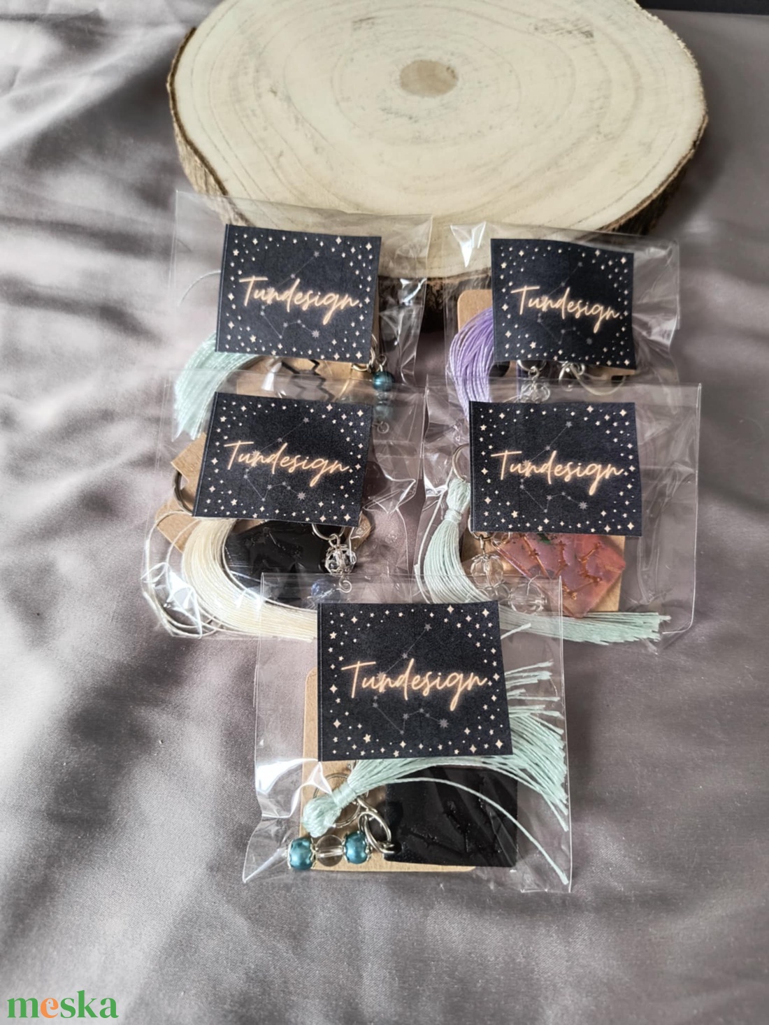 Vízöntő horoszkópos kulcstartó 1 - táska & tok - kulcstartó & táskadísz - kulcstartó - Meska.hu