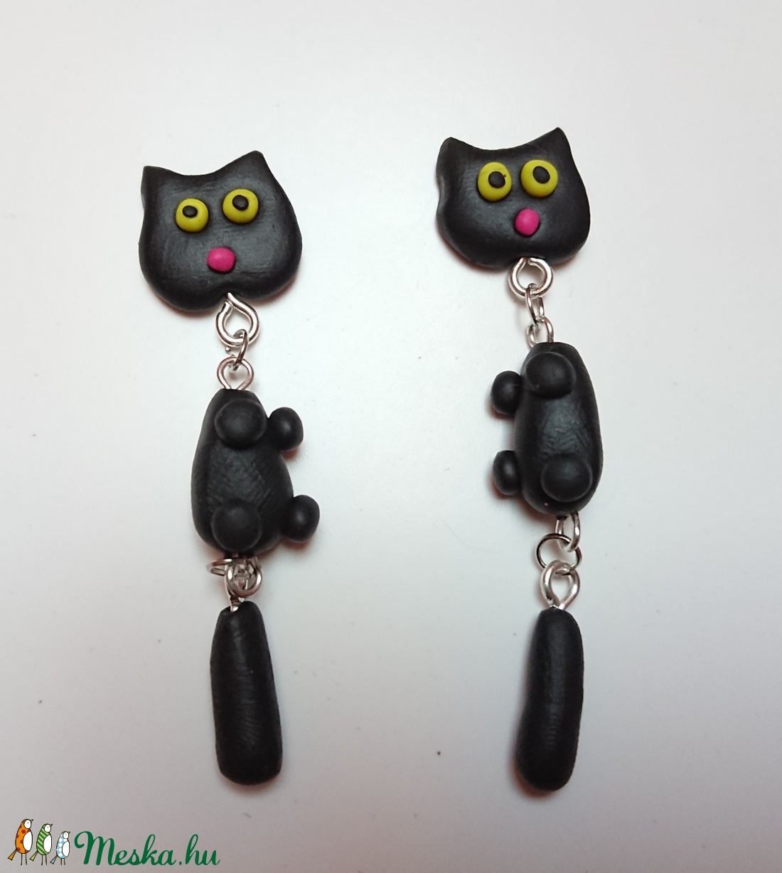 Fekete macska cica hosszú bedugós fülbevaló Fimo gyurma  -  - Meska.hu