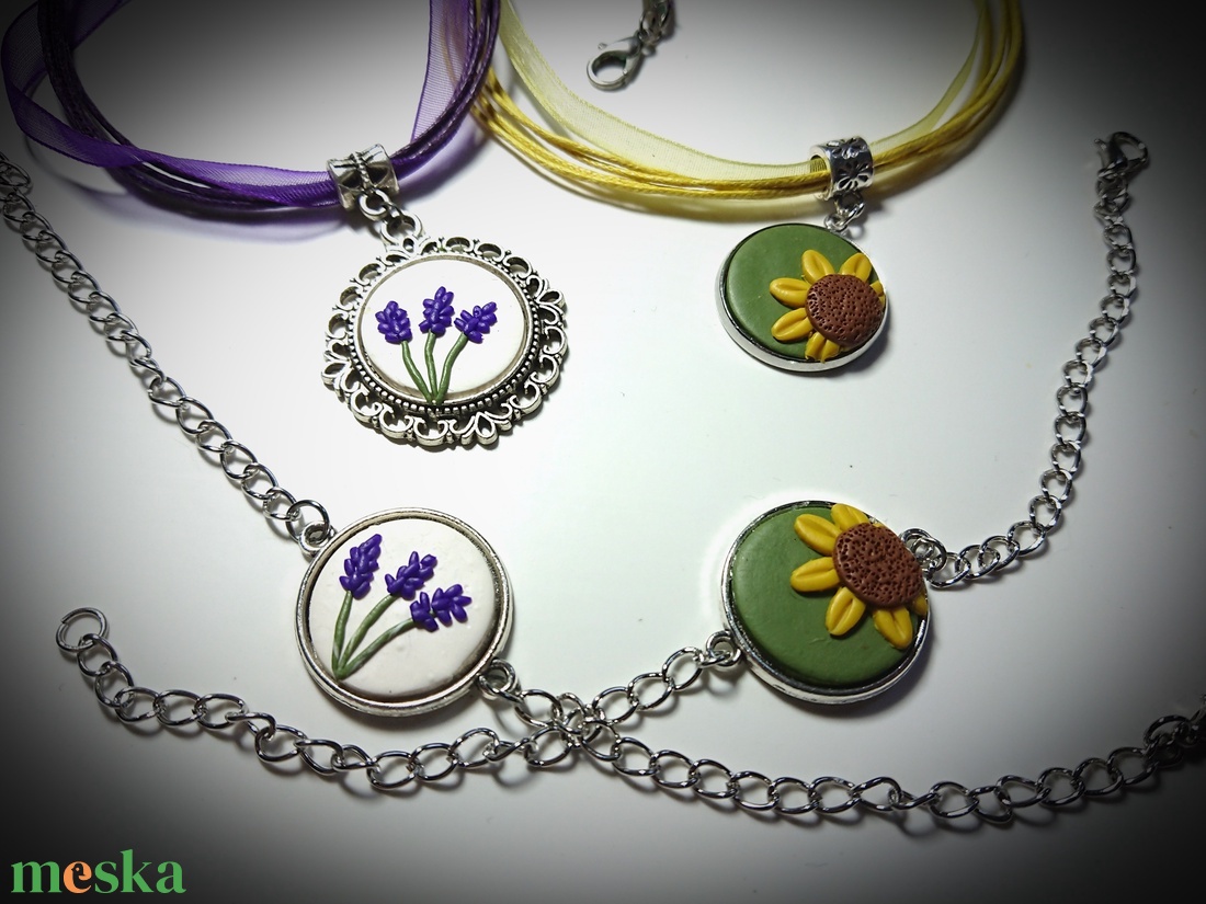 Napraforgó virágos divatos láncos karkötő süthető gyurma medál  - ékszer - karkötő - karkötő medállal - Meska.hu
