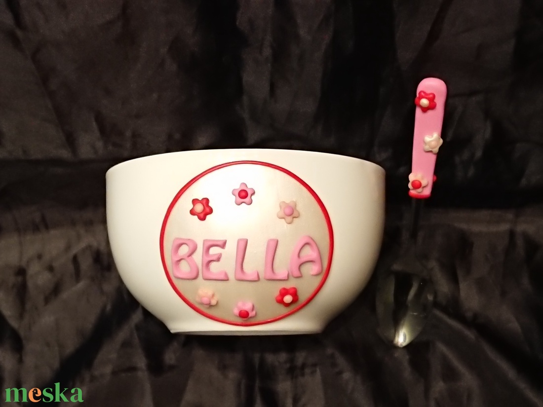 Peppa malac mintás műzlis tál gyurma díszítéssel  - otthon & életmód - konyhafelszerelés, tálalás - tálalás - kínálótál - Meska.hu