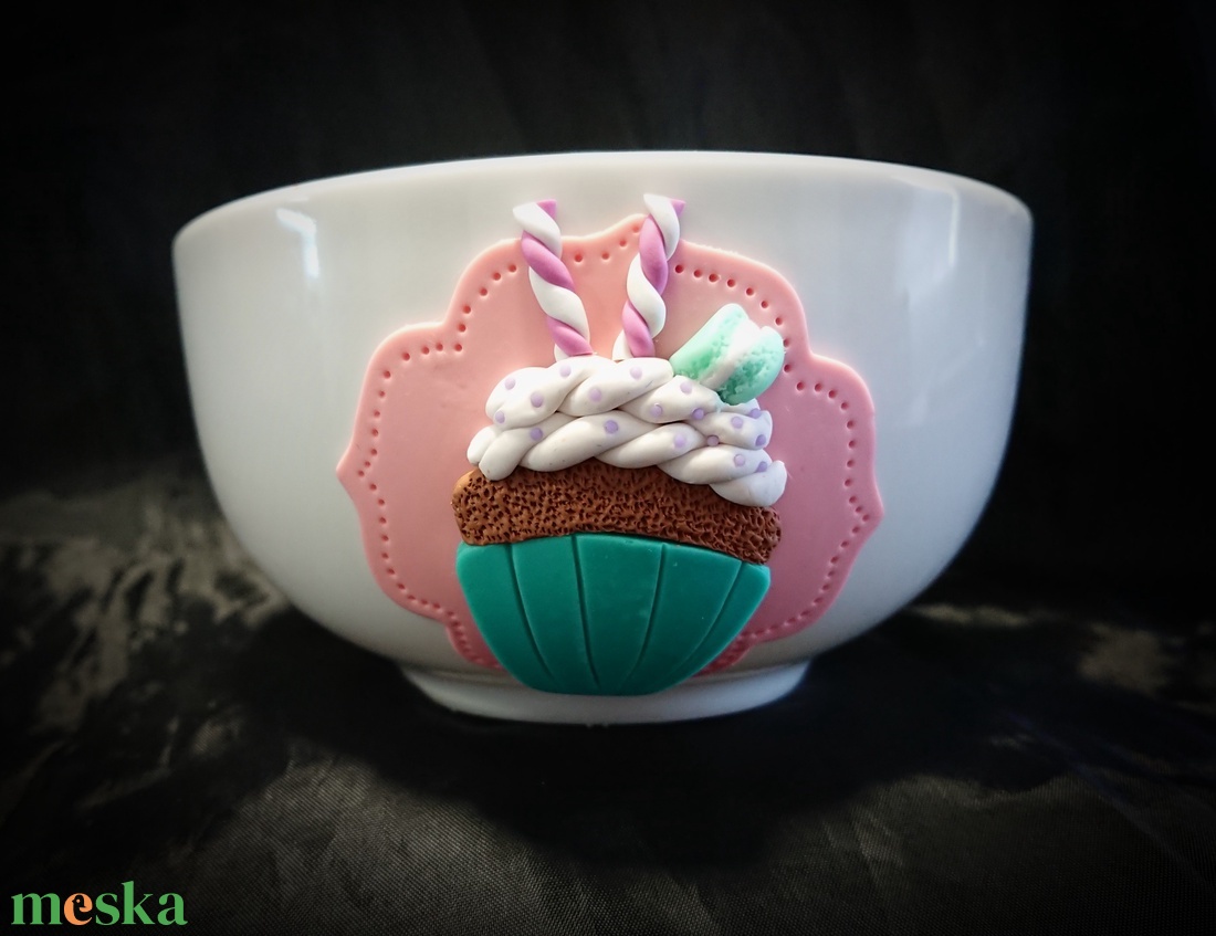 Édes kísértés muffin mintás műzlis tál gyurma díszítéssel pasztell színekkel - otthon & életmód - konyhafelszerelés, tálalás - tálalás - bögre & csésze - Meska.hu