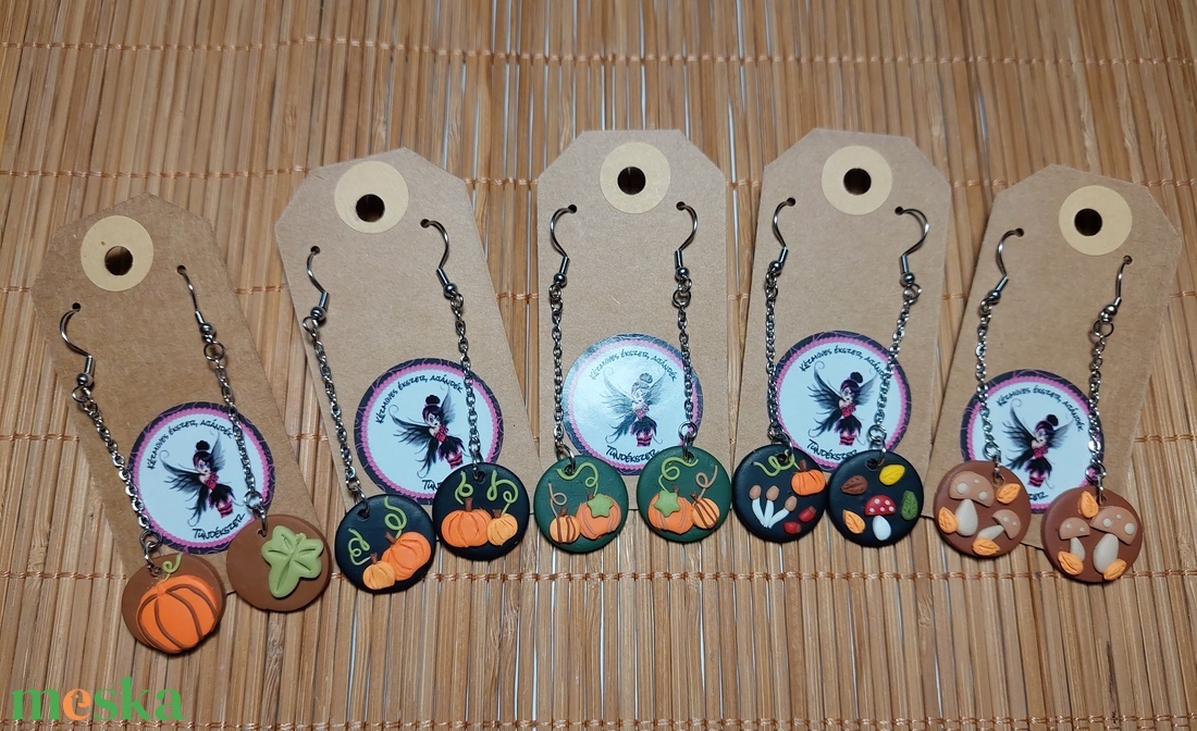 Őszi mintás gyurma medálos fülbevaló pingvin teknős szarvas - ékszer - fülbevaló - lógó fülbevaló - Meska.hu