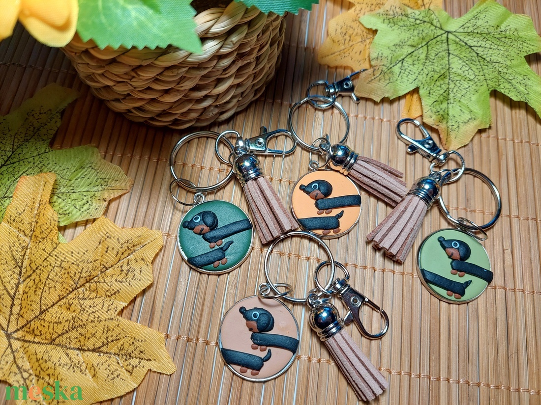 Tacskó mintás táskadísz kulcstartó süthető gyurmából   - táska & tok - kulcstartó & táskadísz - táskadísz - Meska.hu Tacskó mintás táskadísz kulcstartó süthető gyurmából   - táska & tok - kulcstartó & táskadísz - táskadísz - Meska.hu