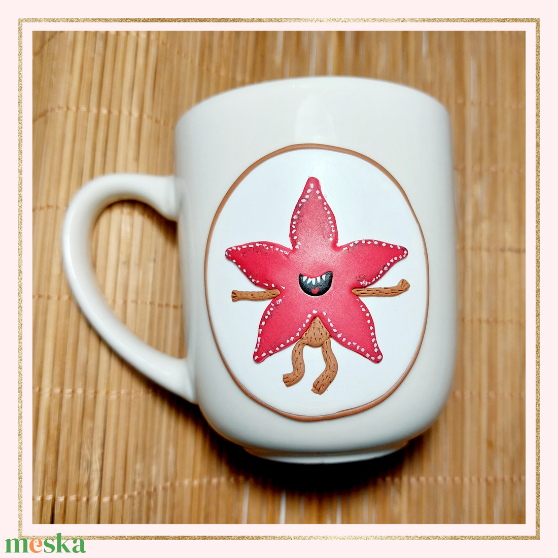 Aranyos Demogorgon Stranger Things mintás bögre gyurma díszítéssel  - otthon & életmód - konyhafelszerelés, tálalás - tálalás - bögre & csésze - Meska.hu