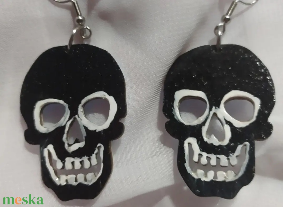 Koponya fülbevaló - otthon & életmód - dekoráció - halloween - halloweeni ékszerek - Meska.hu Koponya fülbevaló - otthon & életmód - dekoráció - halloween - halloweeni ékszerek - Meska.hu