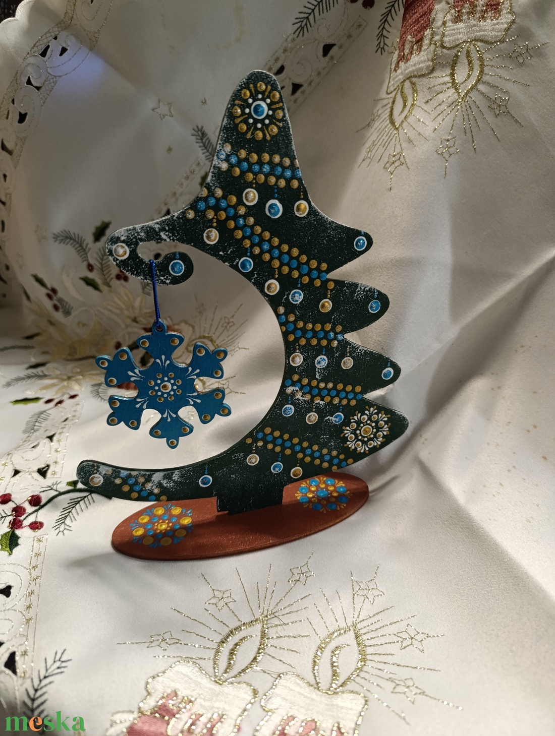 Karácsonyfa asztaldísz hópihével türkiz -arany  - karácsony - adventi díszek - adventi asztaldísz - Meska.hu