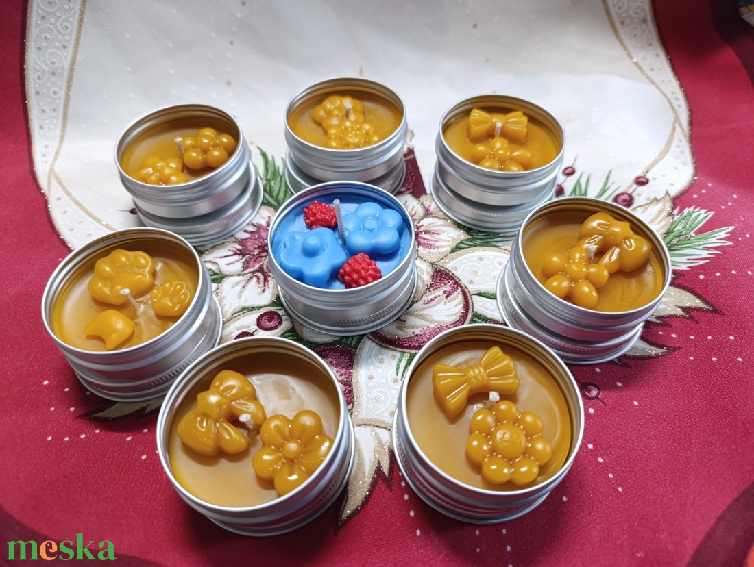 Kicsi tégelyes méhviasz gyertya  - karácsony - karácsonyi lakásdekoráció - karácsonyi illatgyertya, mécses - Meska.hu