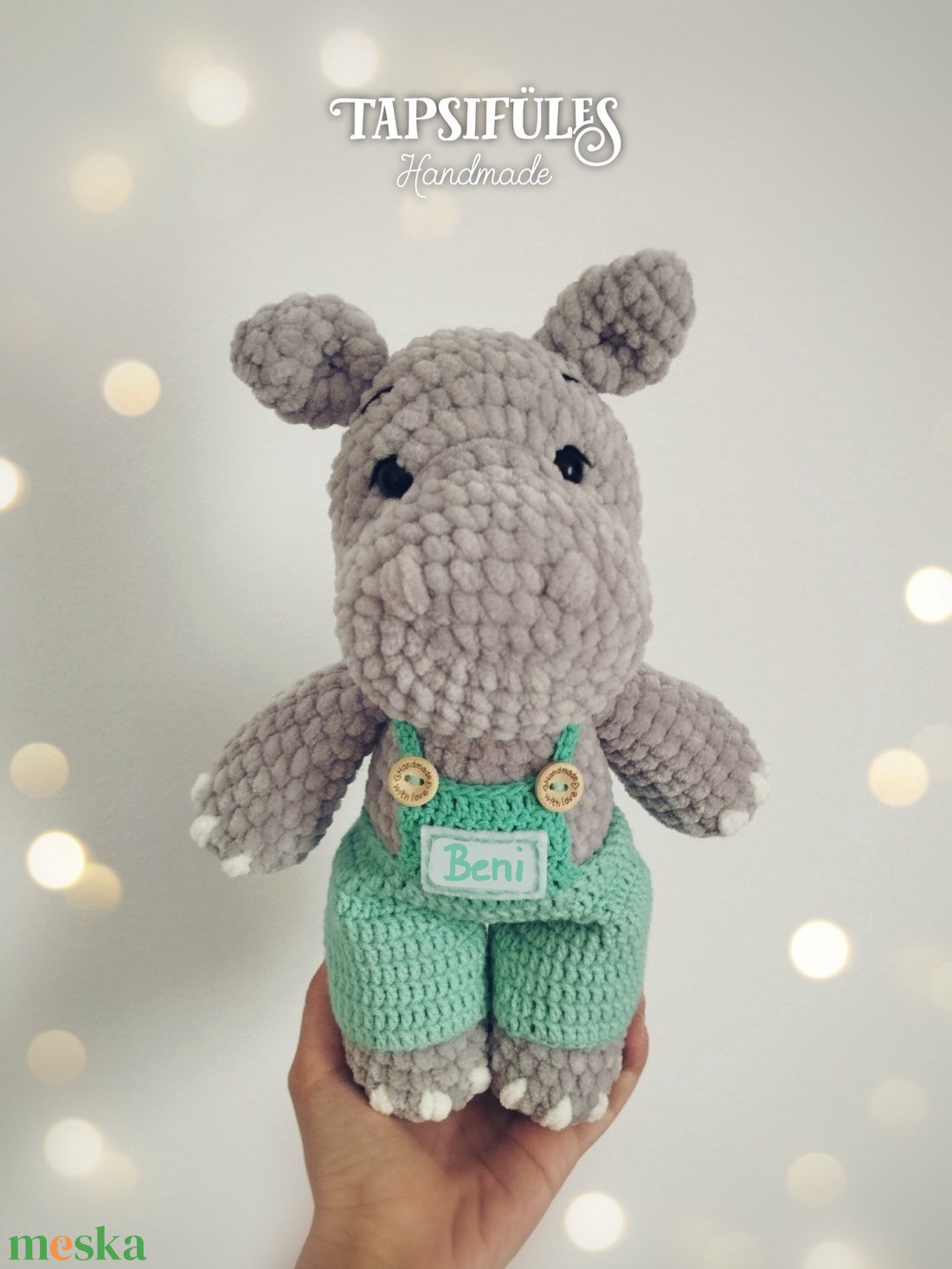 Beni plüss víziló + nadrág horgolásminta amigurumi - diy (csináld magad) - szabásminta, útmutató - horgolási minta - Meska.hu Beni plüss víziló + nadrág horgolásminta amigurumi - diy (csináld magad) - szabásminta, útmutató - horgolási minta - Meska.hu