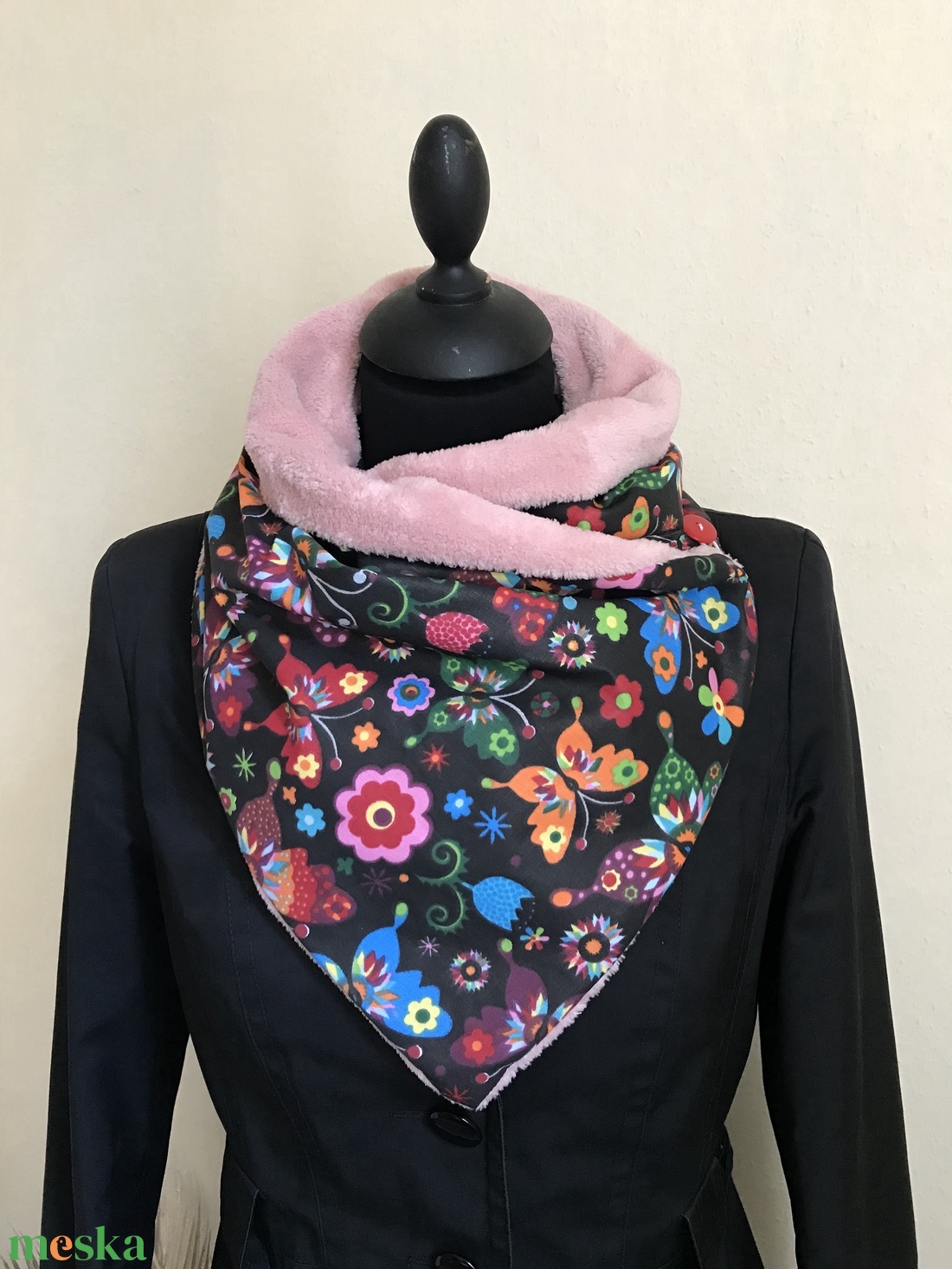 Sál, körsál pillangós-virágos - ruha & divat - sál, sapka, kendő - sál - Meska.hu Sál, körsál pillangós-virágos - ruha & divat - sál, sapka, kendő - sál - Meska.hu