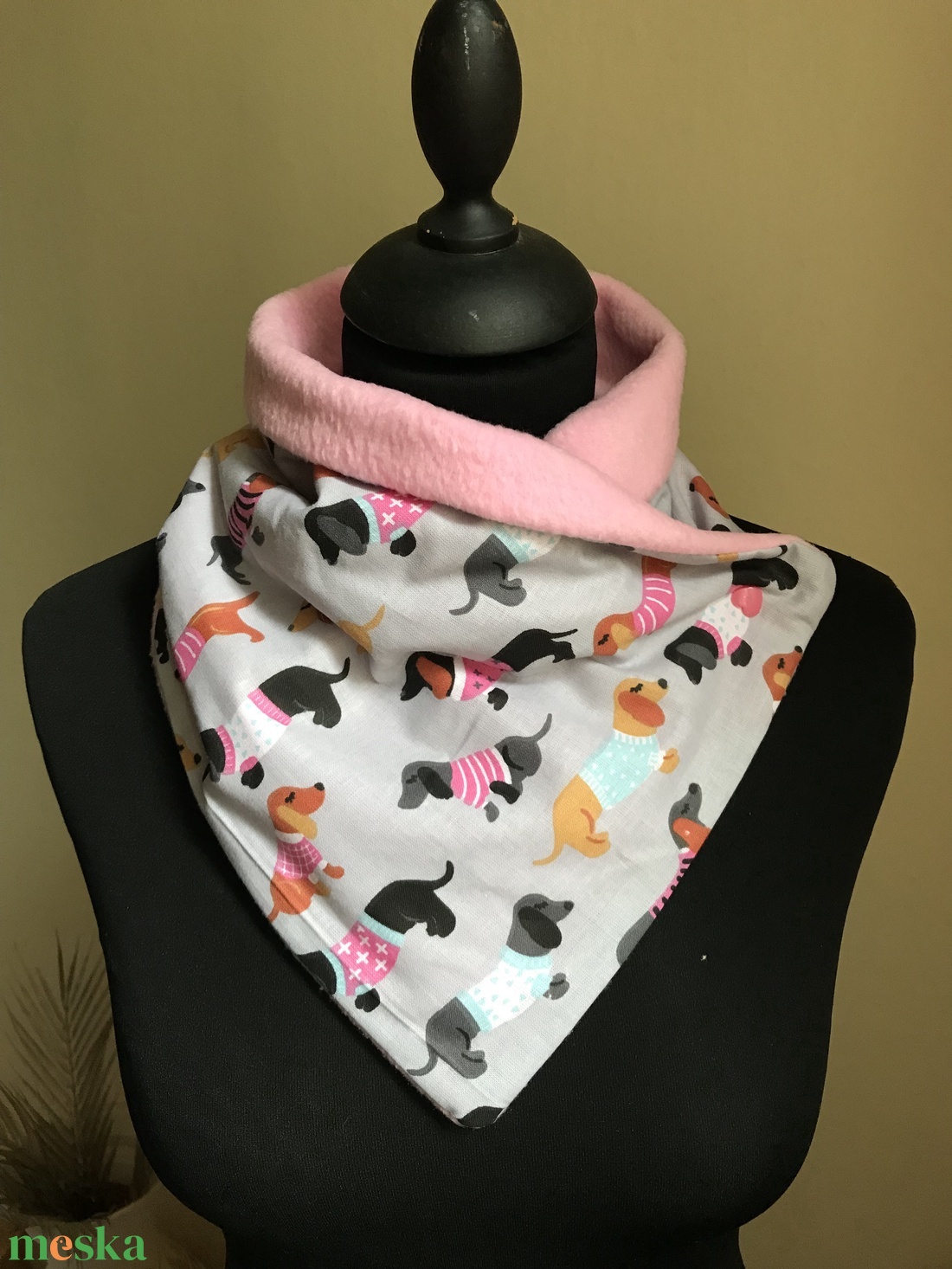   Sál, körsál tacskó kutyás  - ruha & divat - sál, sapka, kendő - sál - Meska.hu