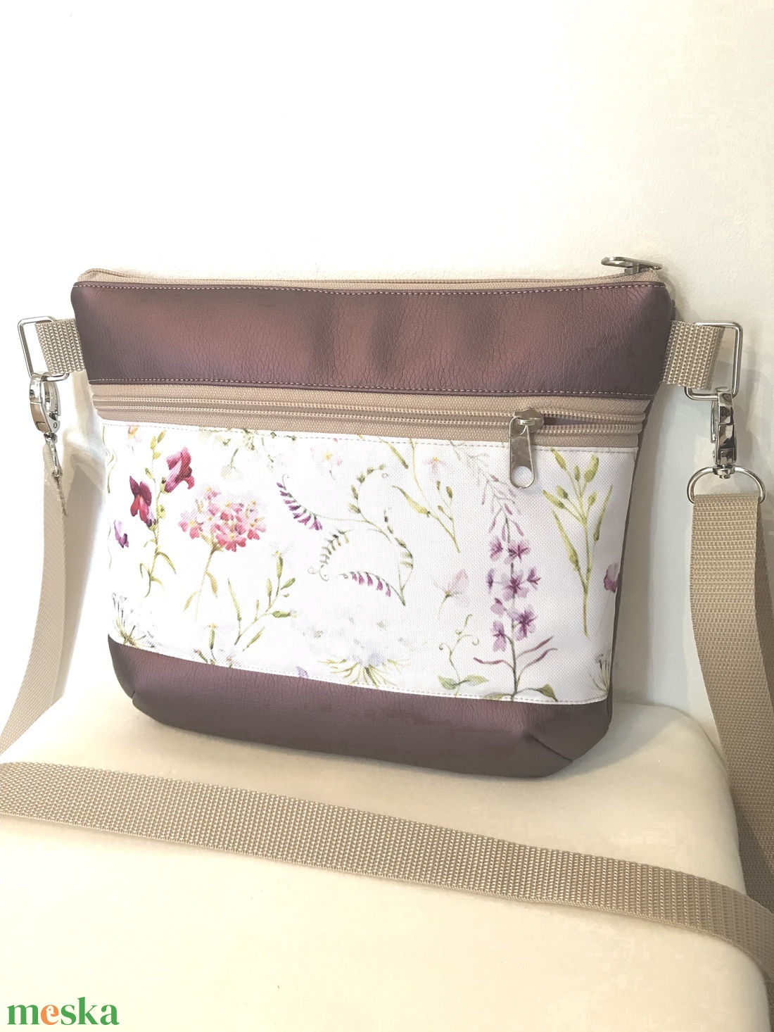 Tátika virág mintás crossbody /válltáska/ keresztpántos táska/ oldaltáska - táska & tok - kézitáska & válltáska - vállon átvethető táska - Meska.hu Tátika virág mintás crossbody /válltáska/ keresztpántos táska/ oldaltáska - táska & tok - kézitáska & válltáska - vállon átvethető táska - Meska.hu