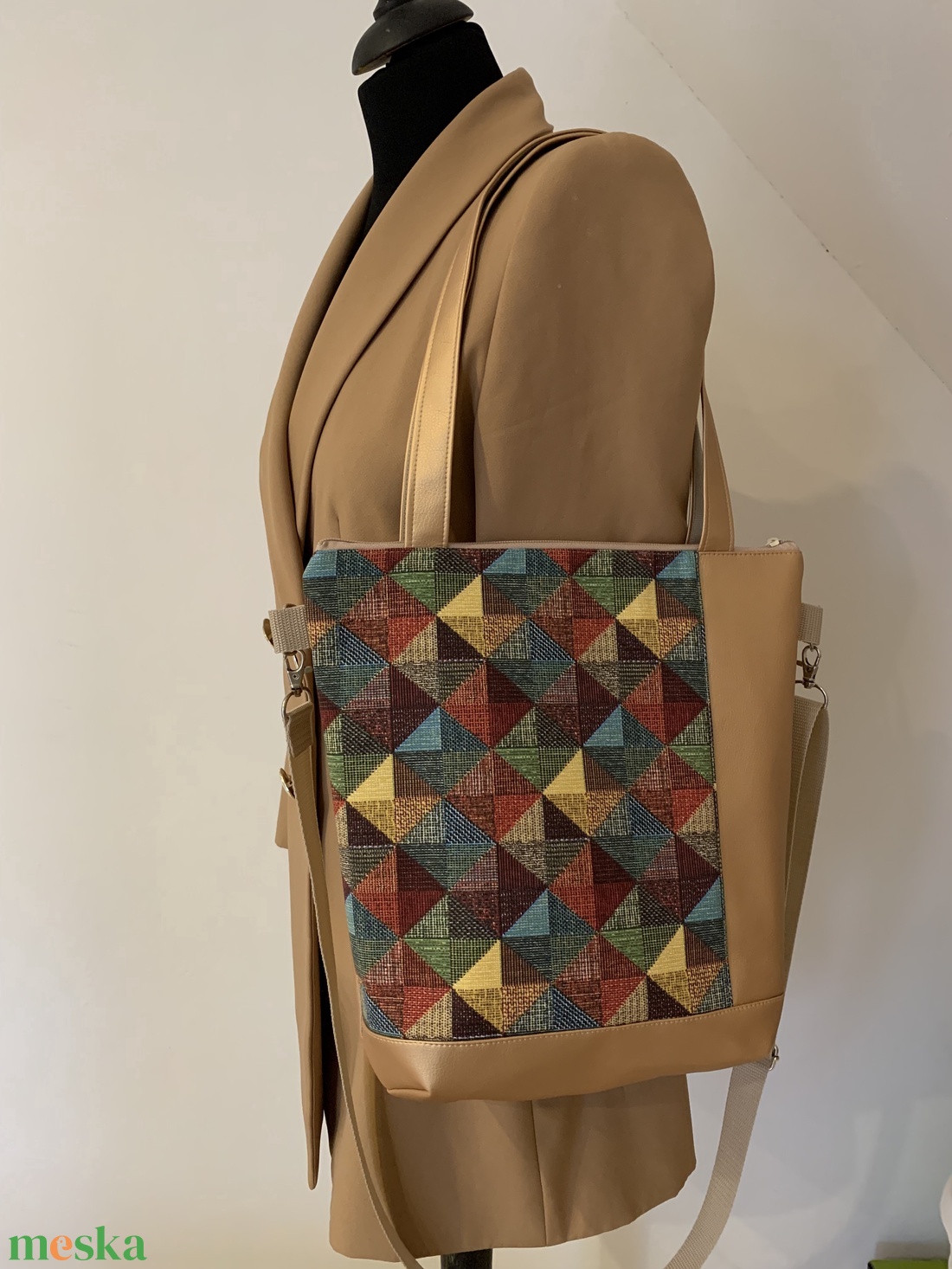  Geometria mintás női táska, válltáska, oldaltáska, vízálló - táska & tok - kézitáska & válltáska - vállon átvethető táska - Meska.hu
