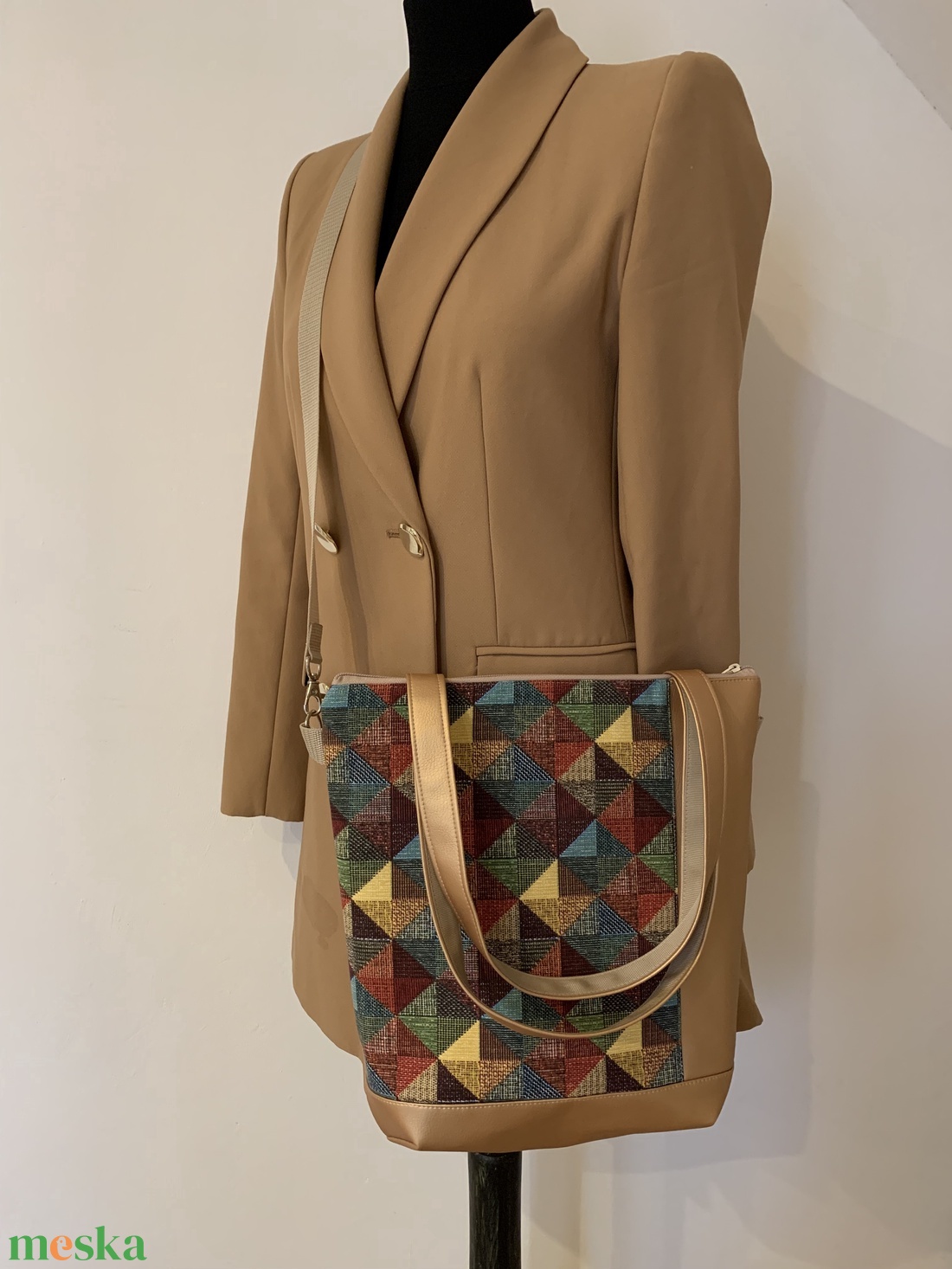  Geometria mintás női táska, válltáska, oldaltáska, vízálló - táska & tok - kézitáska & válltáska - vállon átvethető táska - Meska.hu
