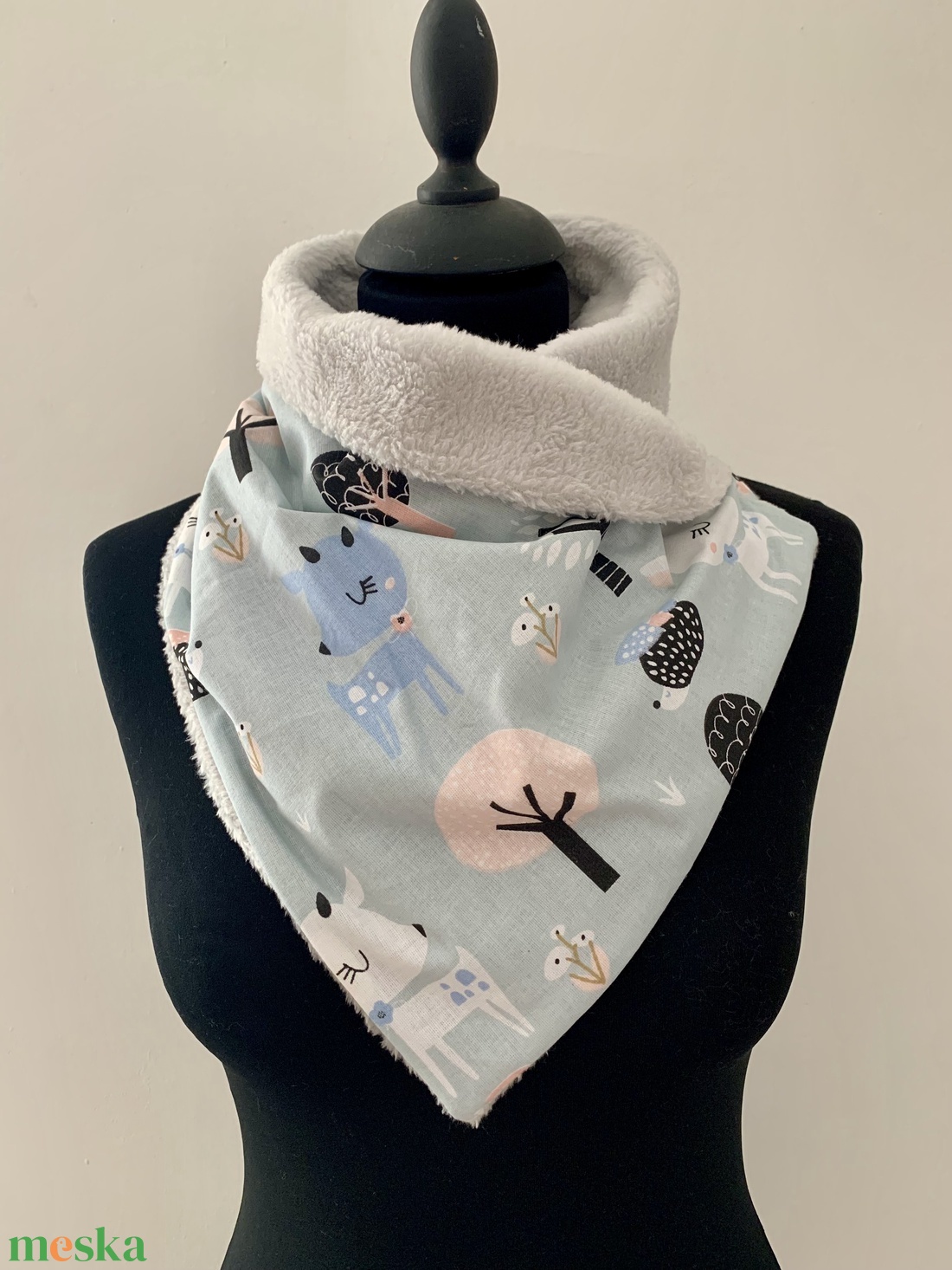  Sál, körsál őzikés-sünis   - ruha & divat - sál, sapka, kendő - sál - Meska.hu