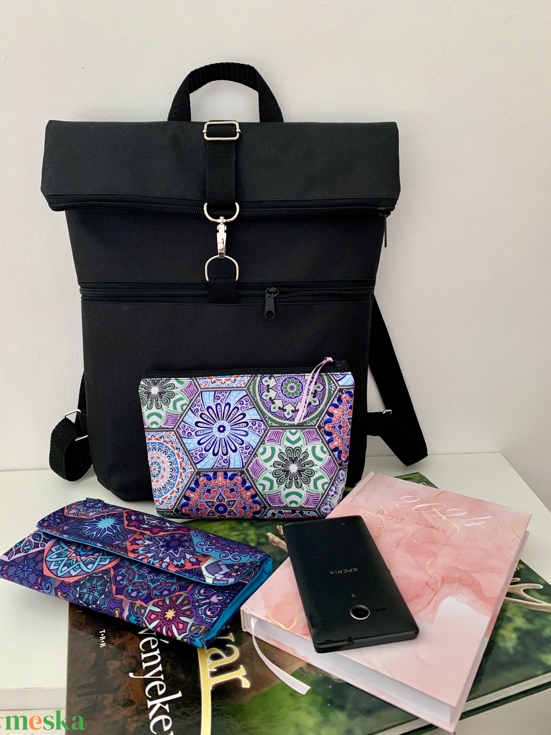 Készleten! Fekete Roll Top Vízálló Hátizsák/Hátitáska laptop tartó zsebbel - táska & tok - hátizsák - roll top hátizsák - Meska.hu Készleten! Fekete Roll Top Vízálló Hátizsák/Hátitáska laptop tartó zsebbel - táska & tok - hátizsák - roll top hátizsák - Meska.hu