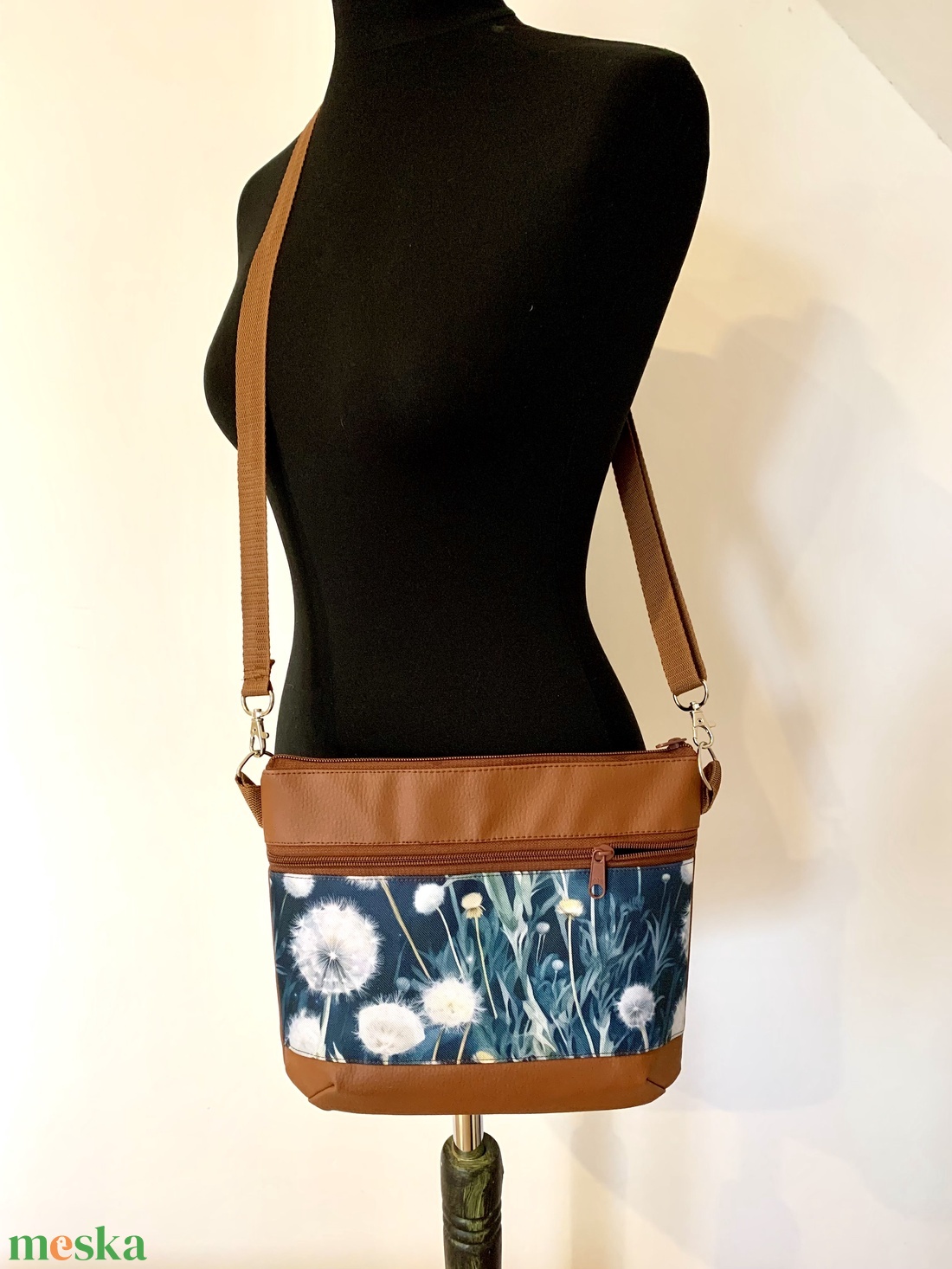 Különleges pitypang mintás crossbody /válltáska/ keresztpántos táska/ oldaltáska - táska & tok - kézitáska & válltáska - vállon átvethető táska - Meska.hu Különleges pitypang mintás crossbody /válltáska/ keresztpántos táska/ oldaltáska - táska & tok - kézitáska & válltáska - vállon átvethető táska - Meska.hu