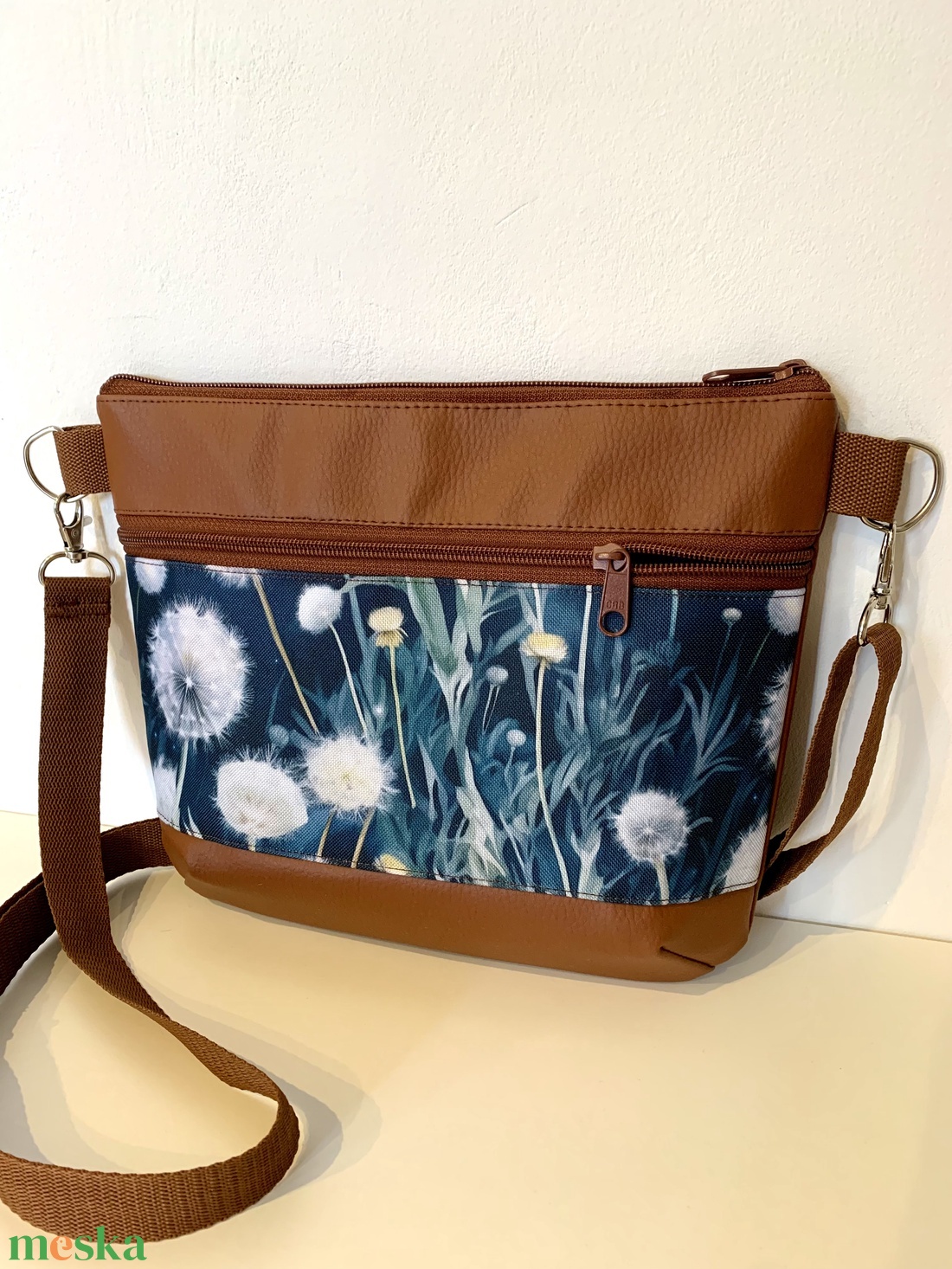 Különleges pitypang mintás crossbody /válltáska/ keresztpántos táska/ oldaltáska - táska & tok - kézitáska & válltáska - vállon átvethető táska - Meska.hu Különleges pitypang mintás crossbody /válltáska/ keresztpántos táska/ oldaltáska - táska & tok - kézitáska & válltáska - vállon átvethető táska - Meska.hu
