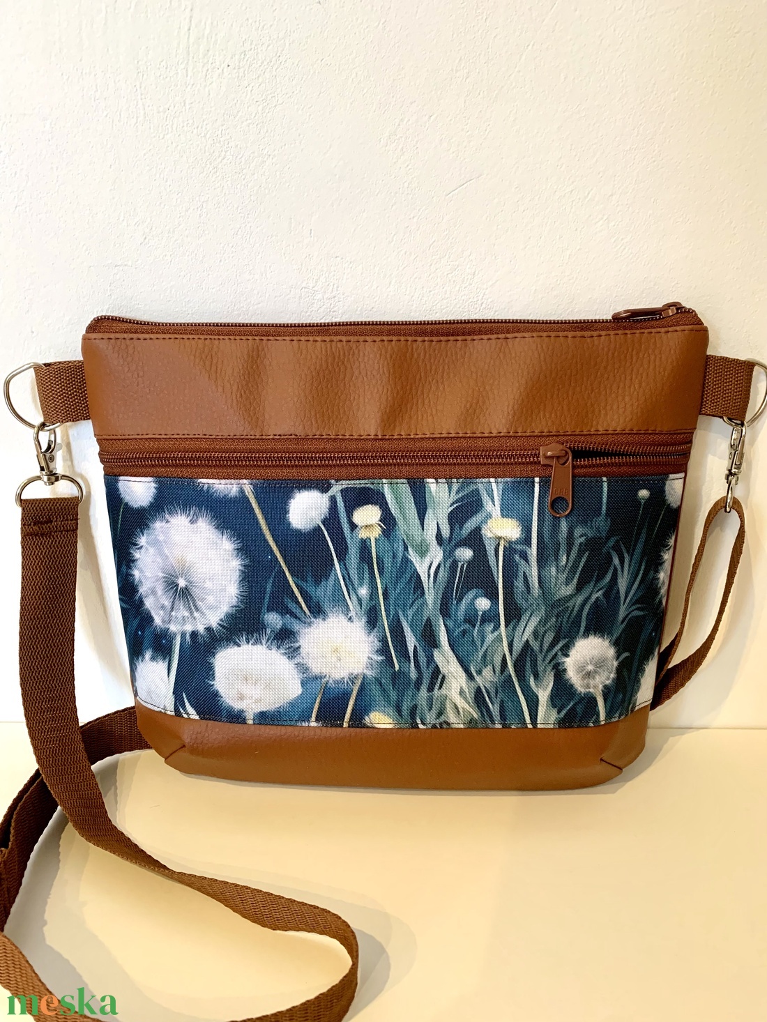 Különleges pitypang mintás crossbody /válltáska/ keresztpántos táska/ oldaltáska - táska & tok - kézitáska & válltáska - vállon átvethető táska - Meska.hu Különleges pitypang mintás crossbody /válltáska/ keresztpántos táska/ oldaltáska - táska & tok - kézitáska & válltáska - vállon átvethető táska - Meska.hu