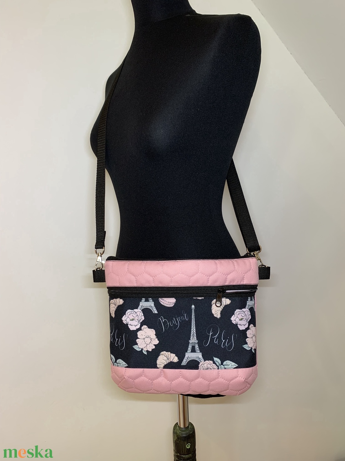 Készleten! Párizs, Eiffel torony mintás crossbody - táska & tok - kézitáska & válltáska - vállon átvethető táska - Meska.hu Készleten! Párizs, Eiffel torony mintás crossbody - táska & tok - kézitáska & válltáska - vállon átvethető táska - Meska.hu