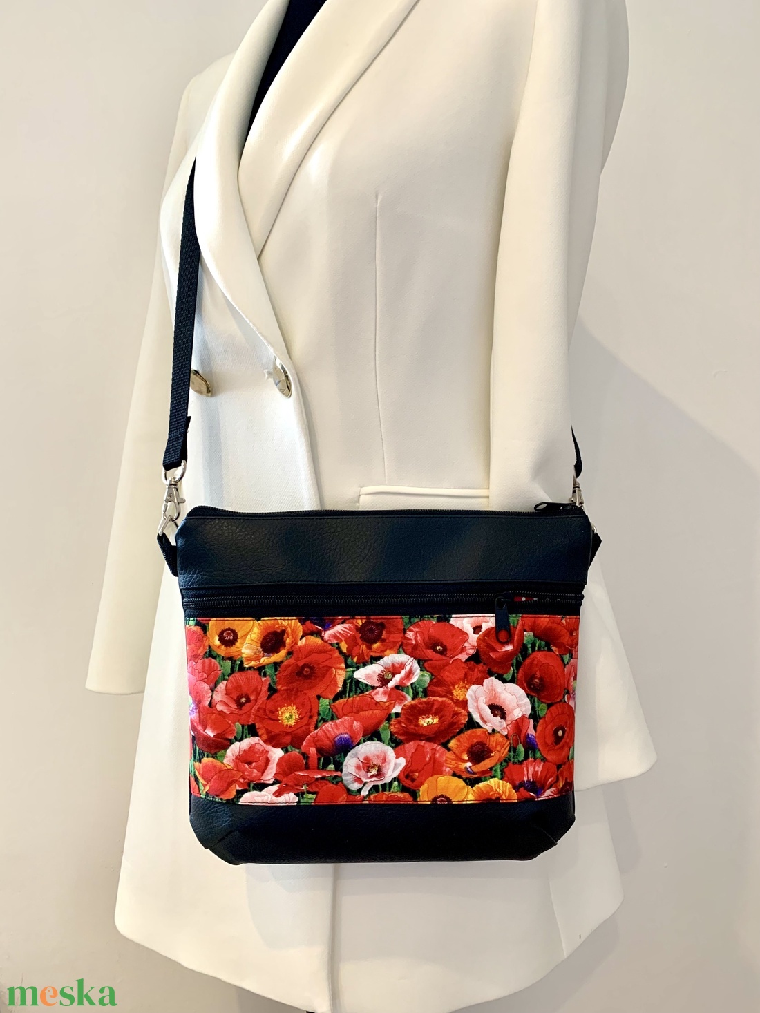 Csodálatos pipacs mintás crossbody / válltáska/ keresztpántos táska/ oldaltáska - táska & tok - kézitáska & válltáska - vállon átvethető táska - Meska.hu Csodálatos pipacs mintás crossbody / válltáska/ keresztpántos táska/ oldaltáska - táska & tok - kézitáska & válltáska - vállon átvethető táska - Meska.hu