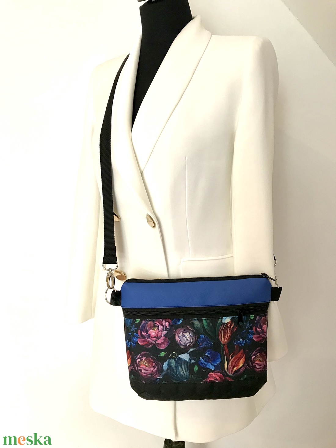 Boglárka, tulipán mintás crossbody / válltáska/ keresztpántos táska/ oldaltáska - táska & tok - kézitáska & válltáska - vállon átvethető táska - Meska.hu Boglárka, tulipán mintás crossbody / válltáska/ keresztpántos táska/ oldaltáska - táska & tok - kézitáska & válltáska - vállon átvethető táska - Meska.hu