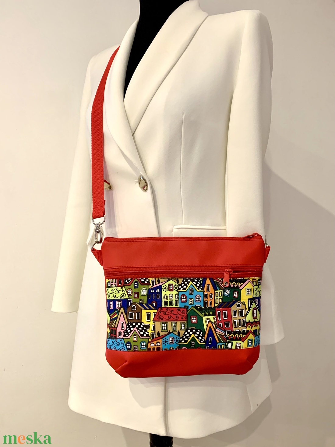 Házikó mintás crossbody / válltáska/ keresztpántos táska/ oldaltáska - táska & tok - kézitáska & válltáska - vállon átvethető táska - Meska.hu