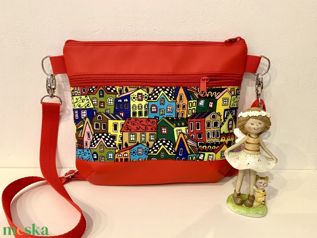 Házikó mintás crossbody / válltáska/ keresztpántos táska/ oldaltáska - táska & tok - kézitáska & válltáska - vállon átvethető táska - Meska.hu