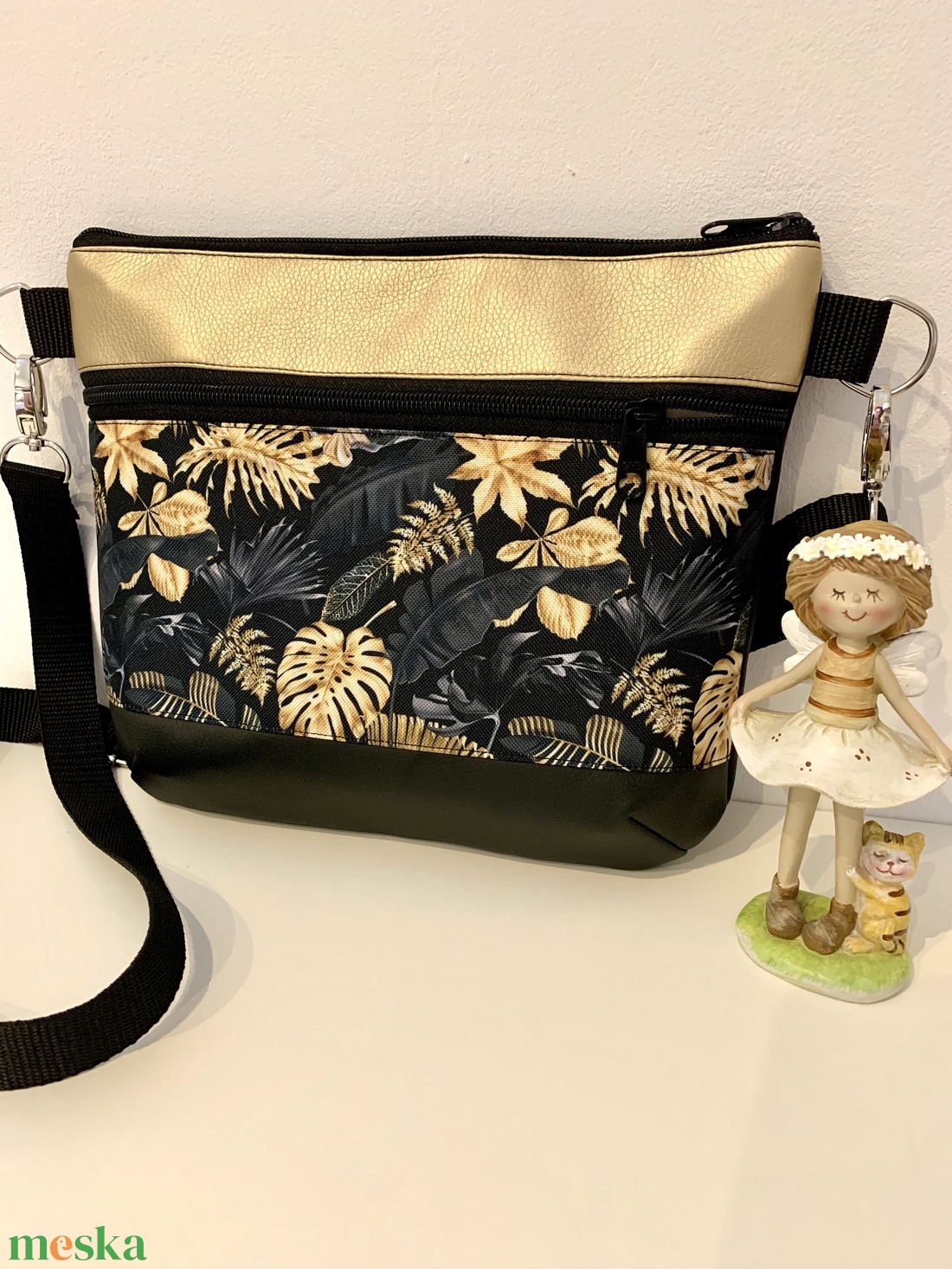 Arany fekete levelek, crossbody, válltáska/ keresztpántos táska/ oldaltáska - táska & tok - kézitáska & válltáska - vállon átvethető táska - Meska.hu