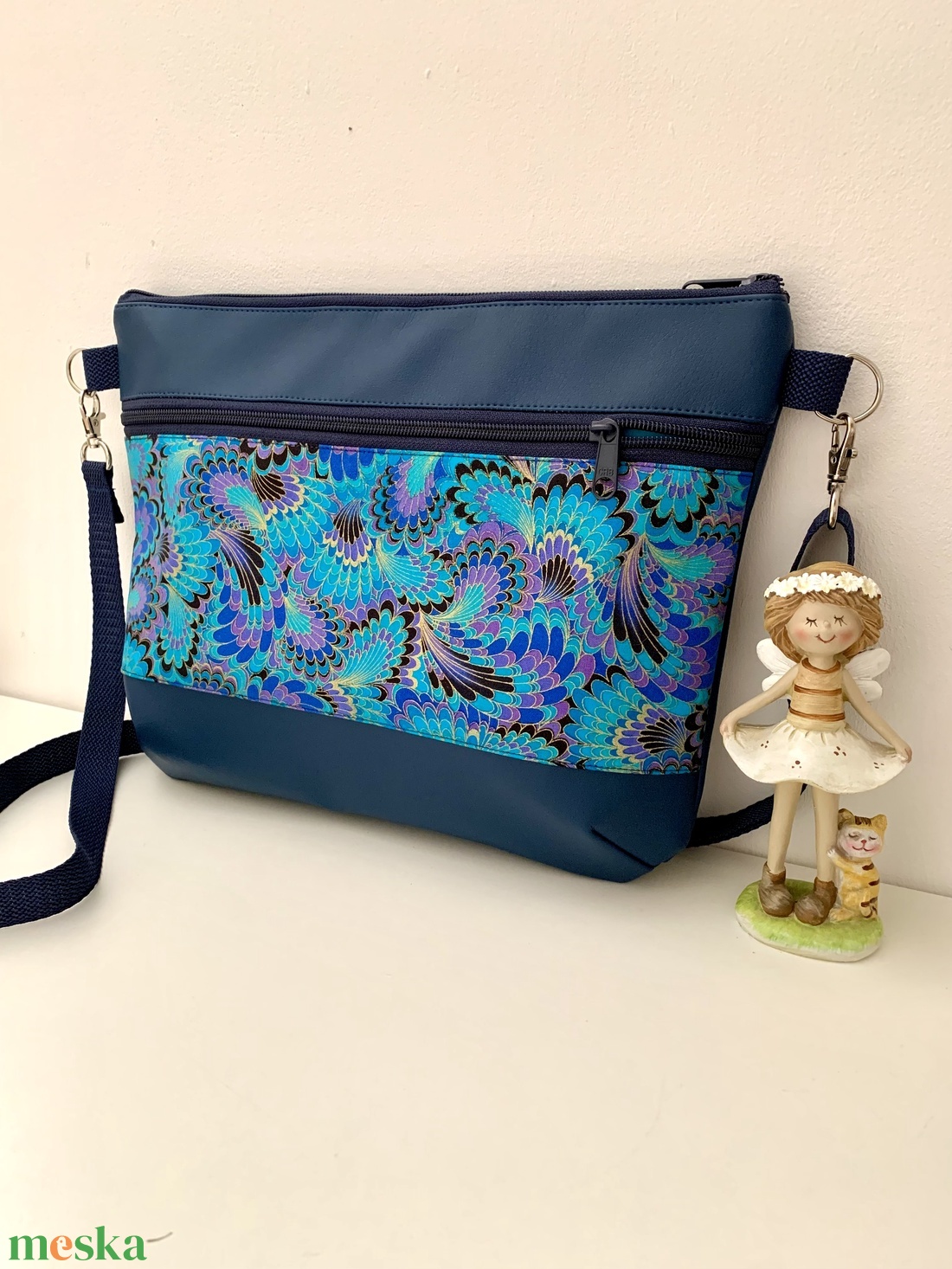 Absztrakt mintás crossbody / válltáska/ keresztpántos táska/ oldaltáska - táska & tok - kézitáska & válltáska - vállon átvethető táska - Meska.hu Absztrakt mintás crossbody / válltáska/ keresztpántos táska/ oldaltáska - táska & tok - kézitáska & válltáska - vállon átvethető táska - Meska.hu