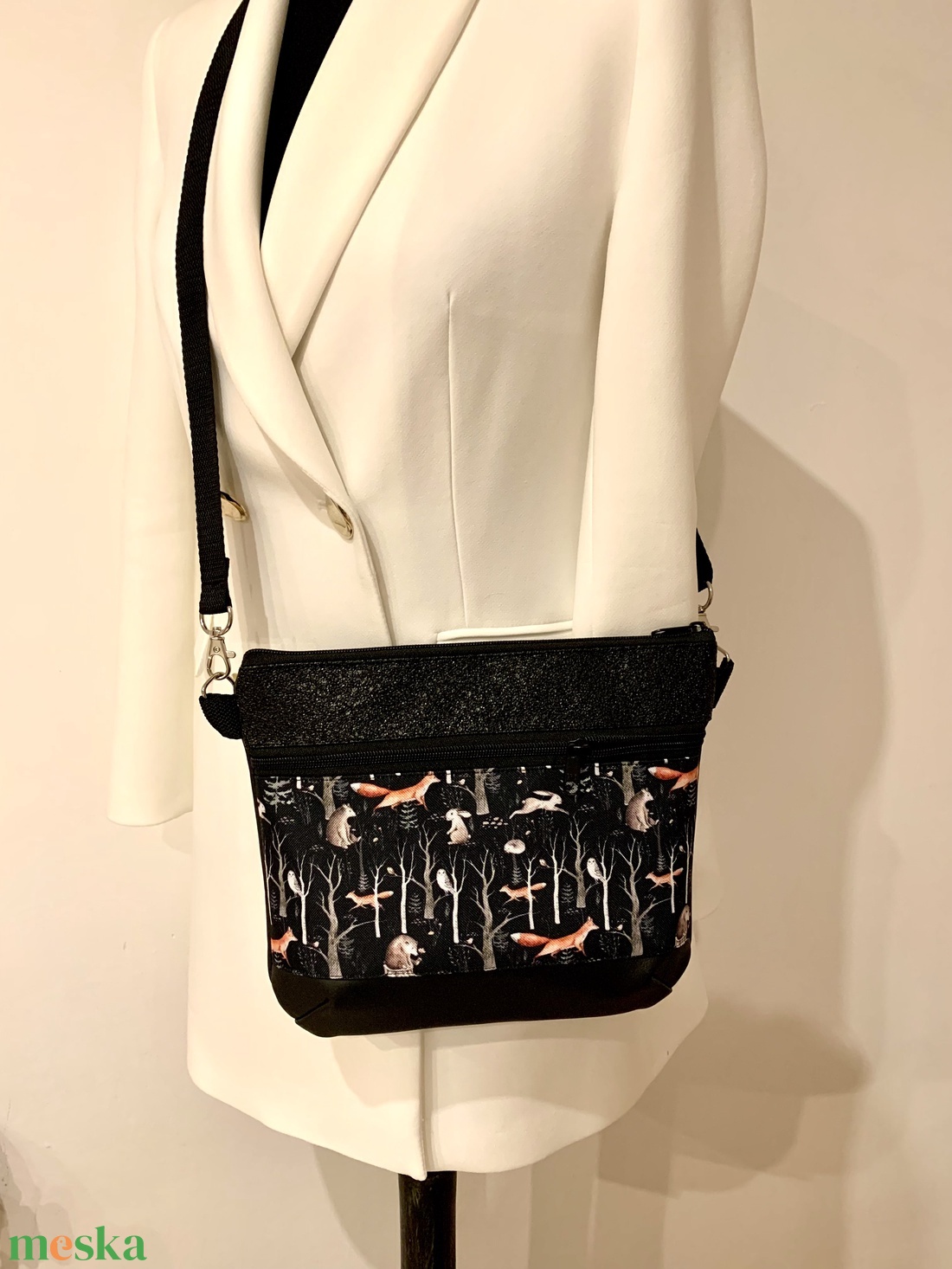 Róka-erdei állatok mintás crossbody - táska & tok - kézitáska & válltáska - vállon átvethető táska - Meska.hu Róka-erdei állatok mintás crossbody - táska & tok - kézitáska & válltáska - vállon átvethető táska - Meska.hu