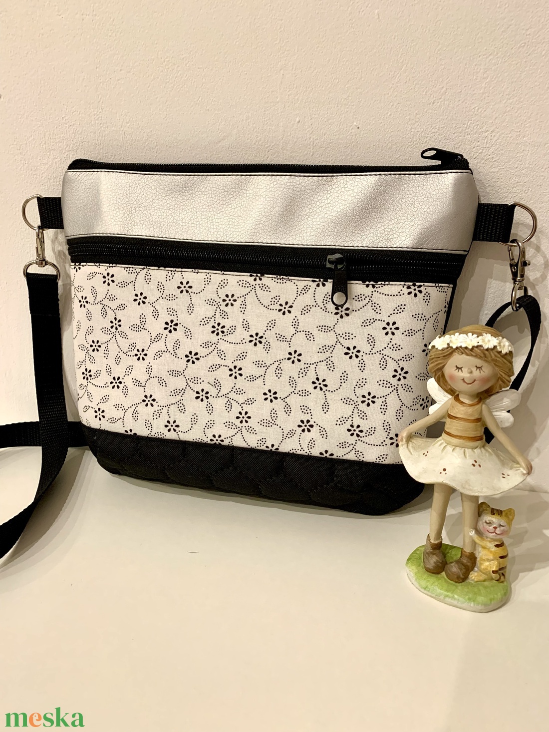 Pici virág-inda mintás crossbody / válltáska/ keresztpántos táska/ oldaltáska - táska & tok - kézitáska & válltáska - vállon átvethető táska - Meska.hu Pici virág-inda mintás crossbody / válltáska/ keresztpántos táska/ oldaltáska - táska & tok - kézitáska & válltáska - vállon átvethető táska - Meska.hu