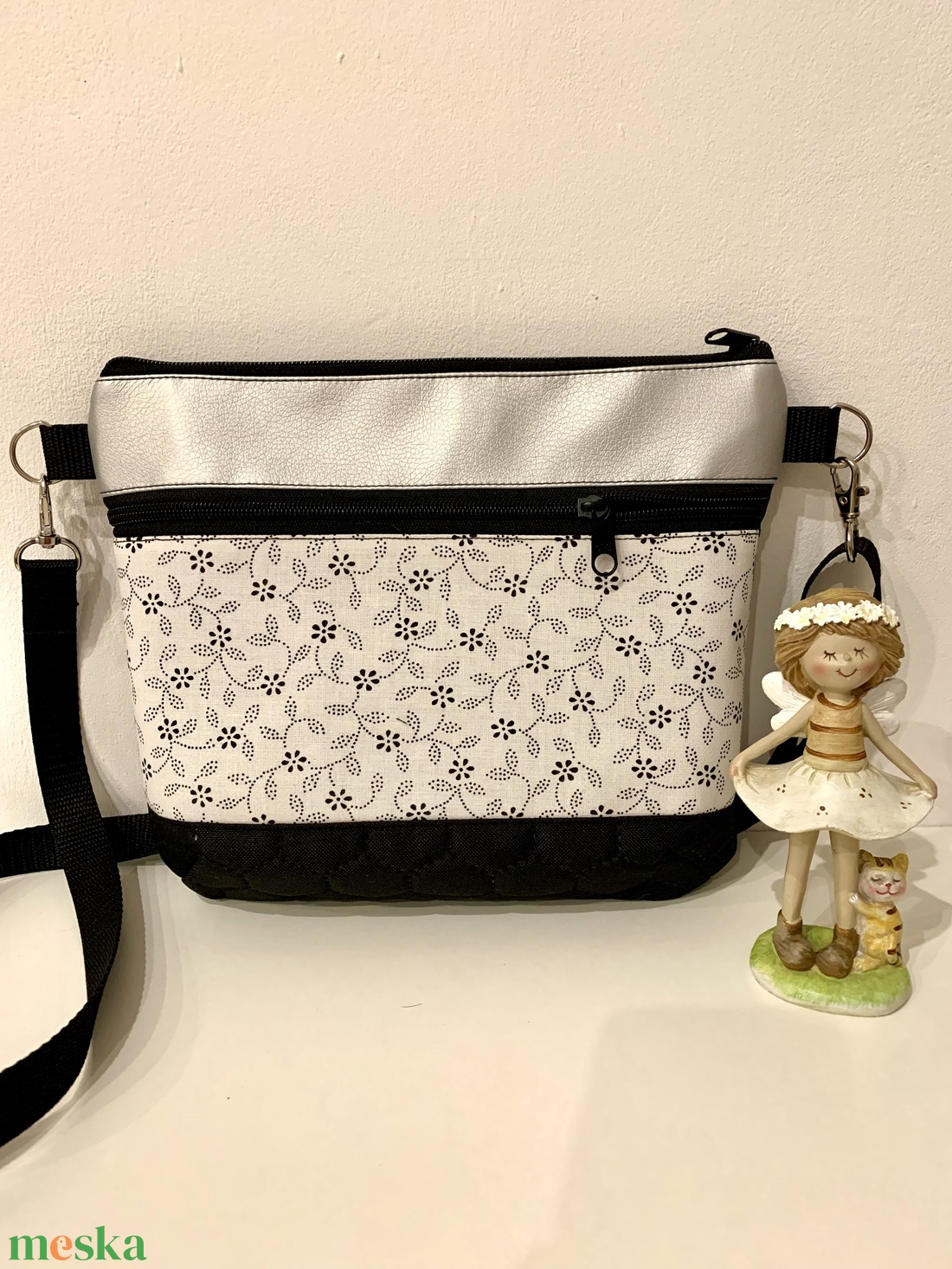 Pici virág-inda mintás crossbody / válltáska/ keresztpántos táska/ oldaltáska - táska & tok - kézitáska & válltáska - vállon átvethető táska - Meska.hu Pici virág-inda mintás crossbody / válltáska/ keresztpántos táska/ oldaltáska - táska & tok - kézitáska & válltáska - vállon átvethető táska - Meska.hu