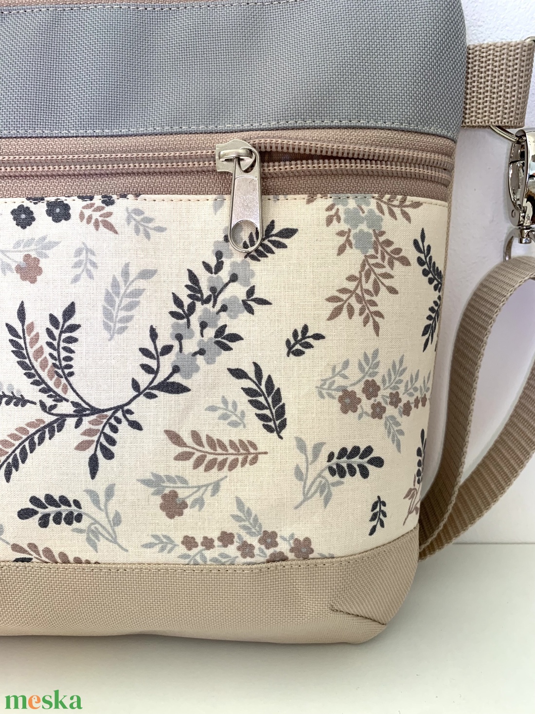 Apró levél mintás crossbody / válltáska/ keresztpántos táska/ oldaltáska - táska & tok - kézitáska & válltáska - vállon átvethető táska - Meska.hu Apró levél mintás crossbody / válltáska/ keresztpántos táska/ oldaltáska - táska & tok - kézitáska & válltáska - vállon átvethető táska - Meska.hu