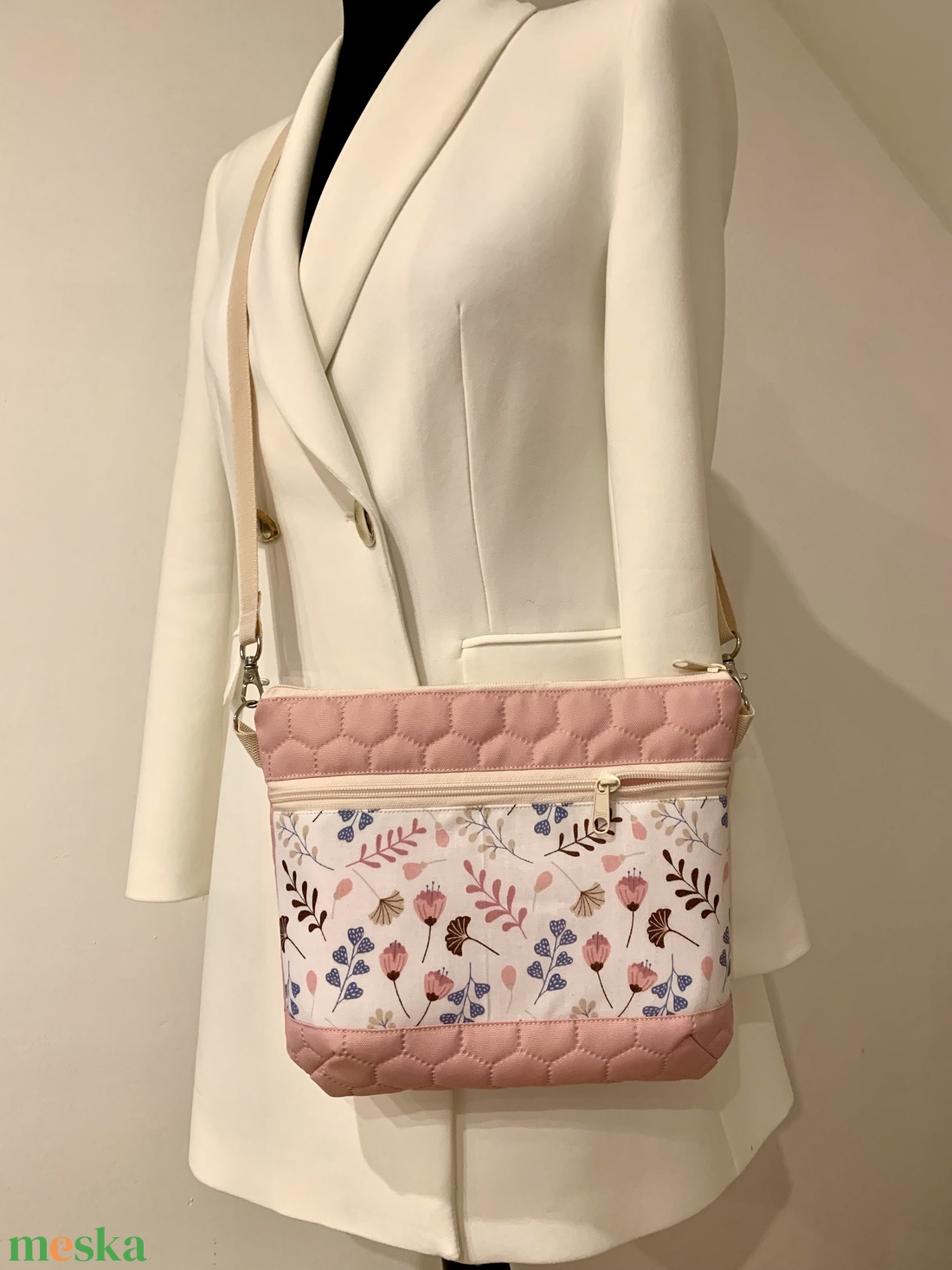 Szépséges ginkgo biloba levél mintás crossbody / válltáska/ keresztpántos táska/ oldaltáska - táska & tok - kézitáska & válltáska - vállon átvethető táska - Meska.hu