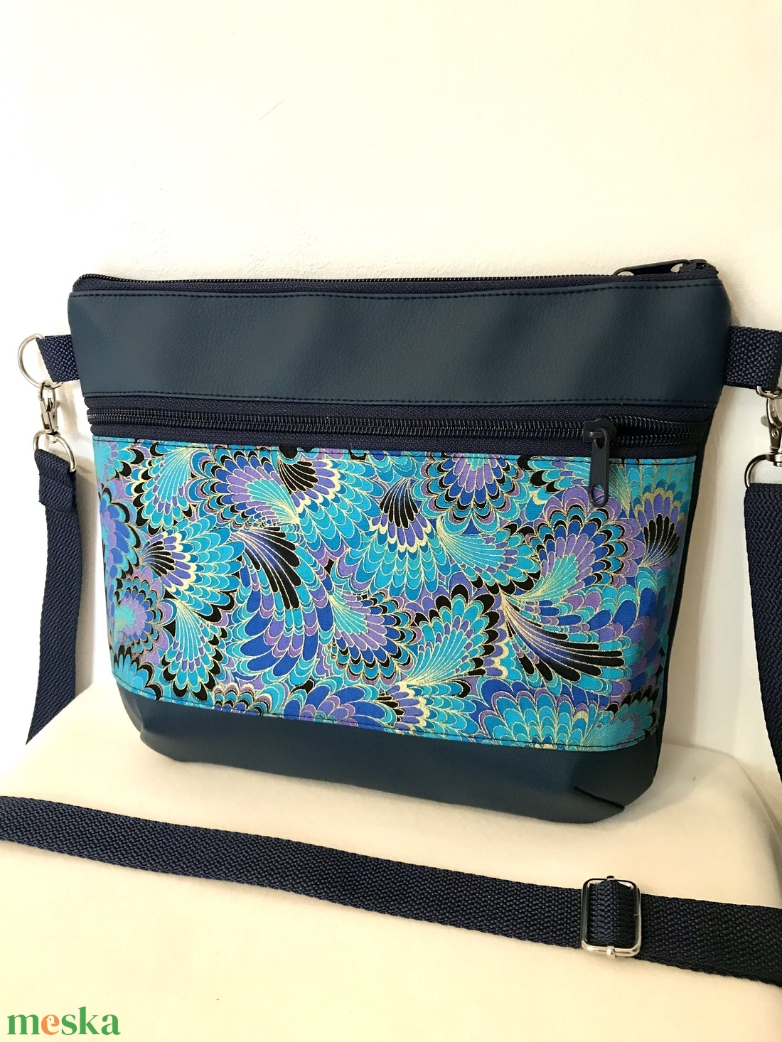 Kék-lila absztrakt mintás crossbody / válltáska/ keresztpántos táska/ oldaltáska - táska & tok - kézitáska & válltáska - vállon átvethető táska - Meska.hu Kék-lila absztrakt mintás crossbody / válltáska/ keresztpántos táska/ oldaltáska - táska & tok - kézitáska & válltáska - vállon átvethető táska - Meska.hu