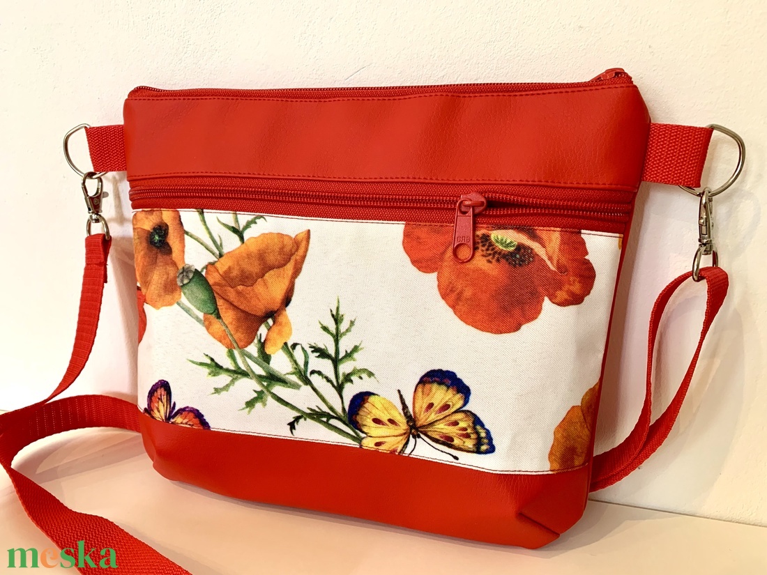 Készleten! Pipacs-pillangó mintás  crossbody / válltáska/ keresztpántos táska/ oldaltáska - táska & tok - kézitáska & válltáska - vállon átvethető táska - Meska.hu