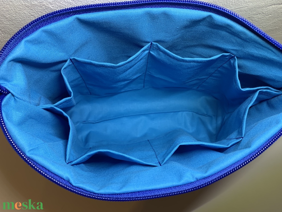 Készleten! Sok zsebes Utazó neszesszer Pipere tároló Textil tároló Táskarendező Pelenkázó neszesszer - táska & tok - neszesszer - Meska.hu Készleten! Sok zsebes Utazó neszesszer Pipere tároló Textil tároló Táskarendező Pelenkázó neszesszer - táska & tok - neszesszer - Meska.hu