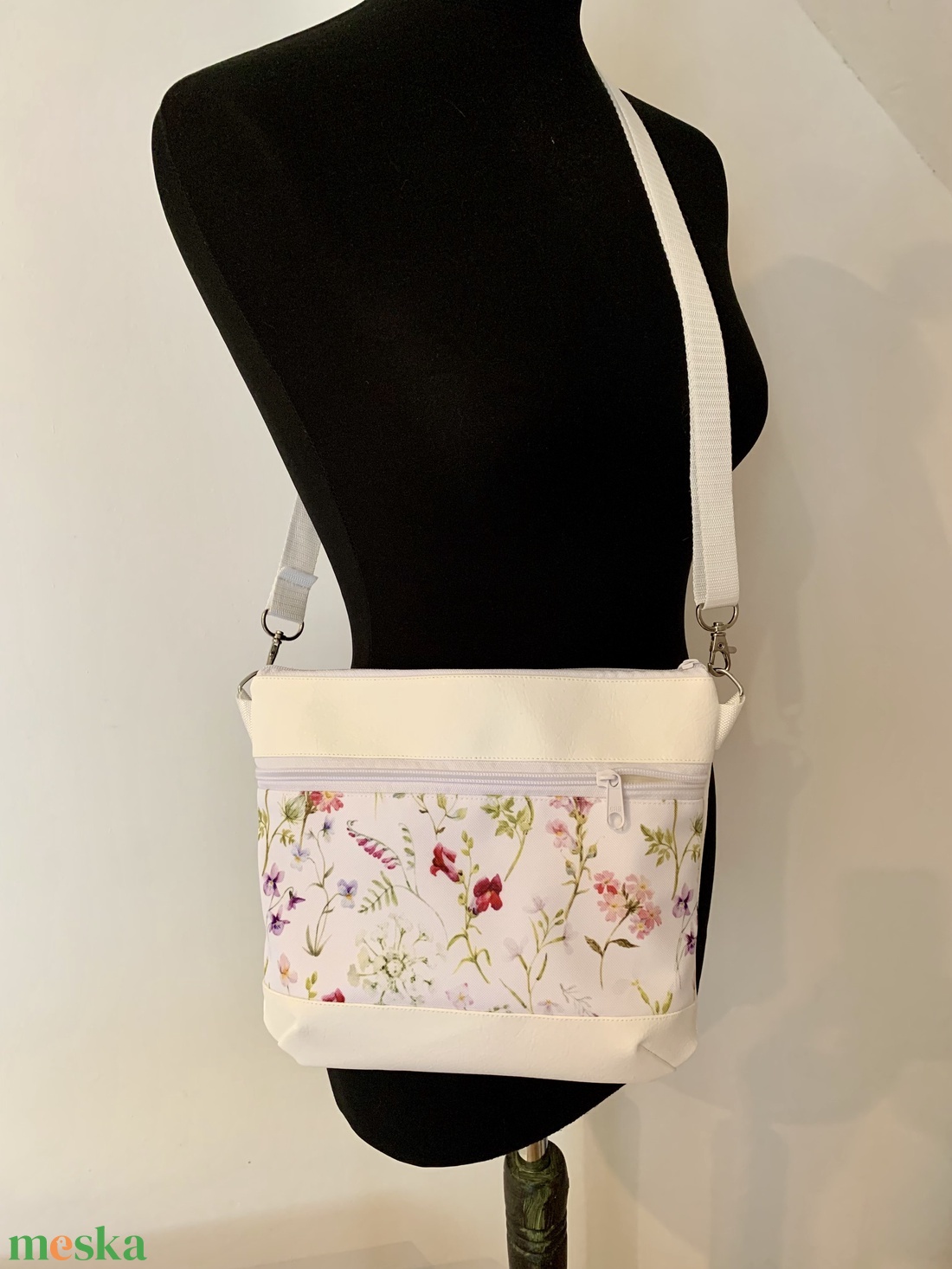 Tátika mintás crossbody /válltáska/ keresztpántos táska/ oldaltáska - táska & tok - kézitáska & válltáska - vállon átvethető táska - Meska.hu Tátika mintás crossbody /válltáska/ keresztpántos táska/ oldaltáska - táska & tok - kézitáska & válltáska - vállon átvethető táska - Meska.hu