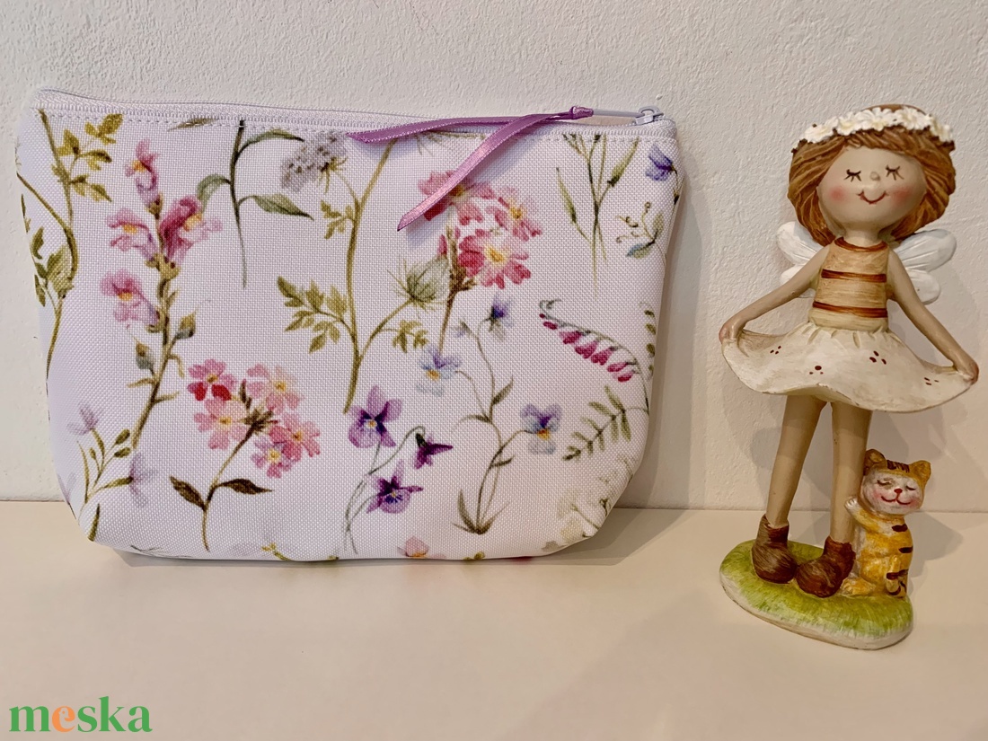 Tátikás, ibolyás, pitypangos neszesszer, irattartó, pipere tároló, textil tároló - táska & tok - neszesszer - Meska.hu Tátikás, ibolyás, pitypangos neszesszer, irattartó, pipere tároló, textil tároló - táska & tok - neszesszer - Meska.hu