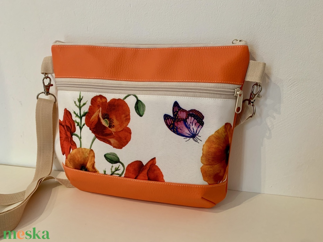 Készleten! Pipacsos-pillangós crossbody / válltáska/ keresztpántos táska/ oldaltáska - táska & tok - kézitáska & válltáska - vállon átvethető táska - Meska.hu Készleten! Pipacsos-pillangós crossbody / válltáska/ keresztpántos táska/ oldaltáska - táska & tok - kézitáska & válltáska - vállon átvethető táska - Meska.hu