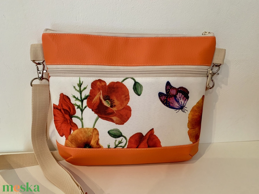 Készleten! Pipacsos-pillangós crossbody / válltáska/ keresztpántos táska/ oldaltáska - táska & tok - kézitáska & válltáska - vállon átvethető táska - Meska.hu Készleten! Pipacsos-pillangós crossbody / válltáska/ keresztpántos táska/ oldaltáska - táska & tok - kézitáska & válltáska - vállon átvethető táska - Meska.hu