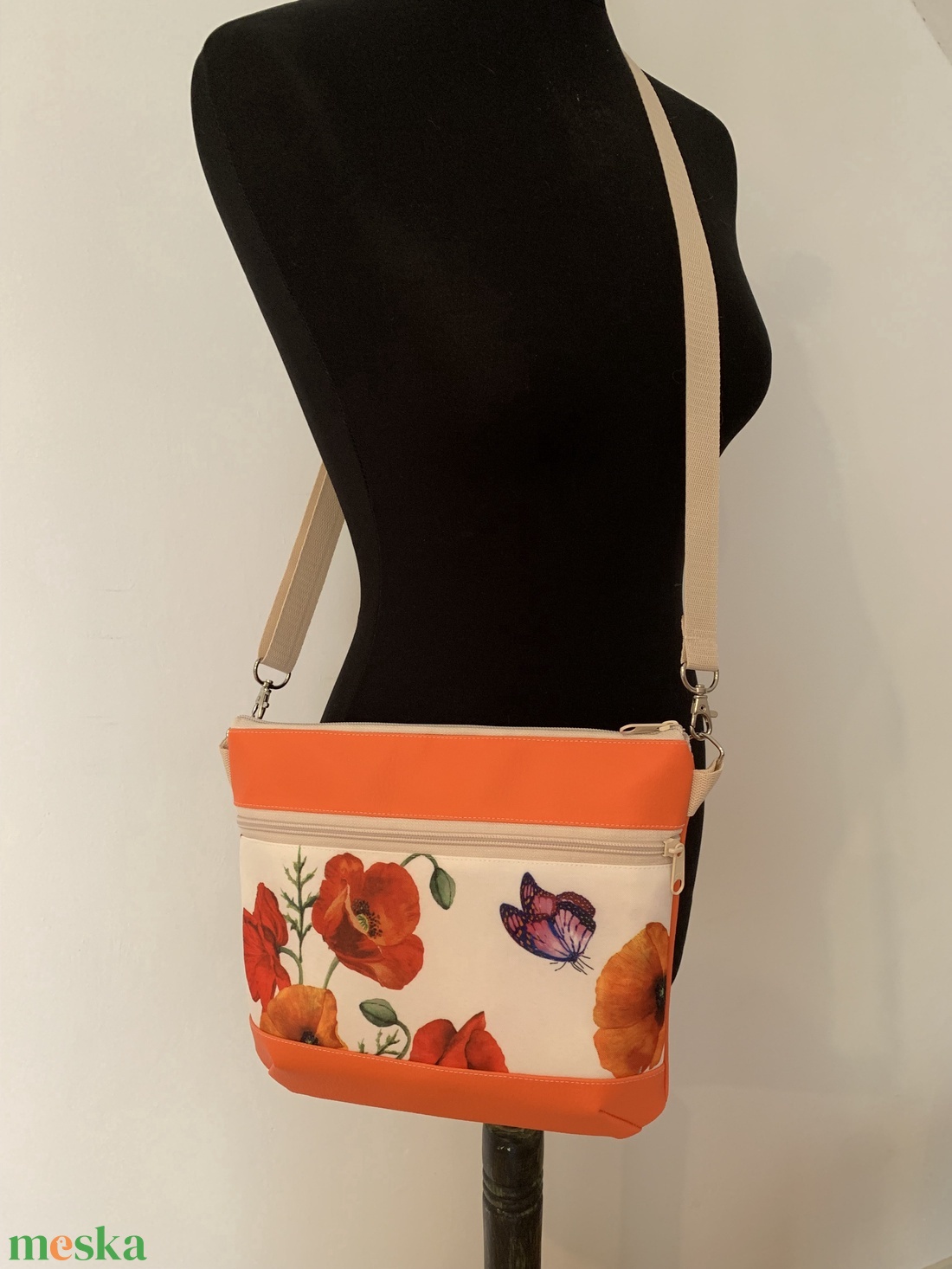 Készleten! Pipacsos-pillangós crossbody / válltáska/ keresztpántos táska/ oldaltáska - táska & tok - kézitáska & válltáska - vállon átvethető táska - Meska.hu Készleten! Pipacsos-pillangós crossbody / válltáska/ keresztpántos táska/ oldaltáska - táska & tok - kézitáska & válltáska - vállon átvethető táska - Meska.hu