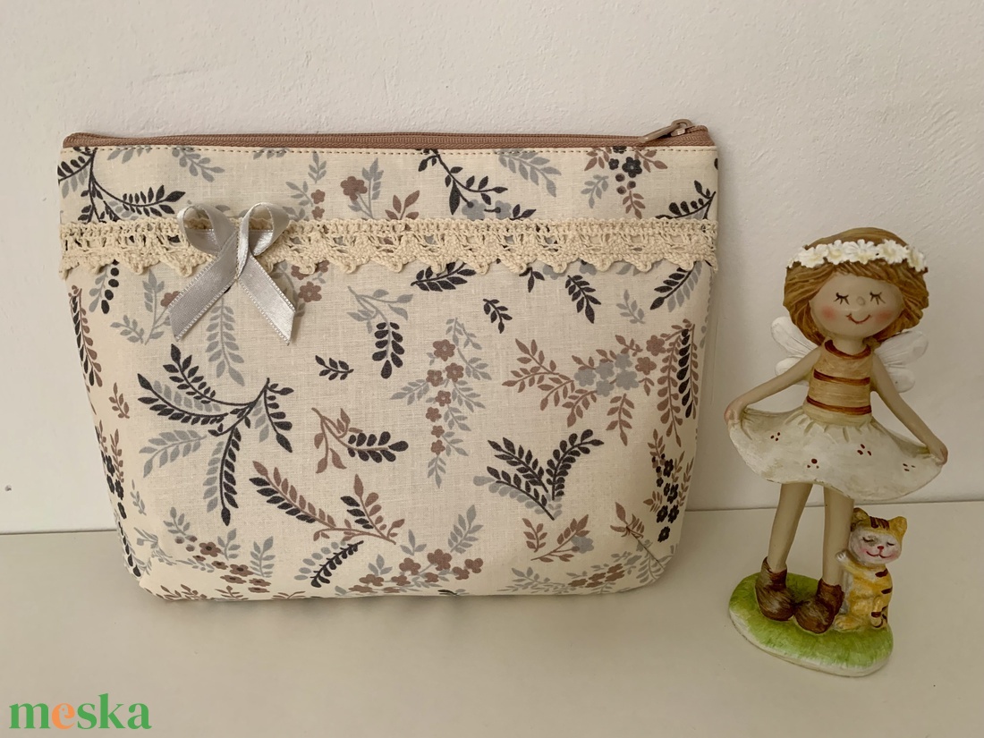Készleten! Apró levél mintás neszesszer, pipere tároló, textil tároló - táska & tok - neszesszer - Meska.hu Készleten! Apró levél mintás neszesszer, pipere tároló, textil tároló - táska & tok - neszesszer - Meska.hu