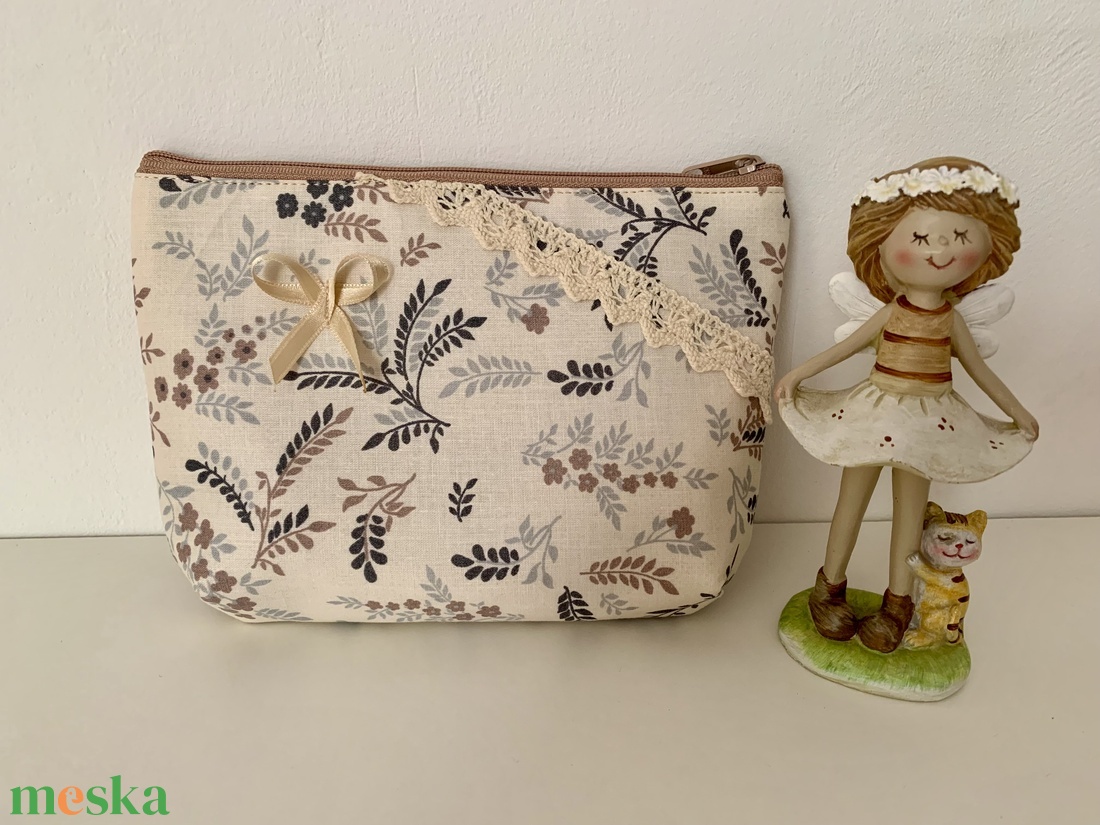 Készleten! Apró levél mintás neszesszer, pipere tároló, textil tároló - táska & tok - neszesszer - Meska.hu Készleten! Apró levél mintás neszesszer, pipere tároló, textil tároló - táska & tok - neszesszer - Meska.hu