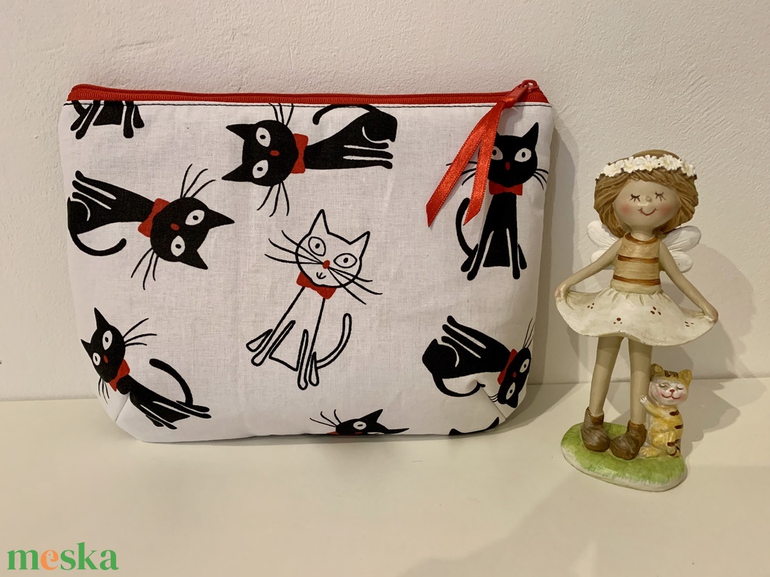 Készleten! Nyakkendős cicák, neszesszer, pipere tároló, textil tároló, irattartó - táska & tok - neszesszer - Meska.hu Készleten! Nyakkendős cicák, neszesszer, pipere tároló, textil tároló, irattartó - táska & tok - neszesszer - Meska.hu
